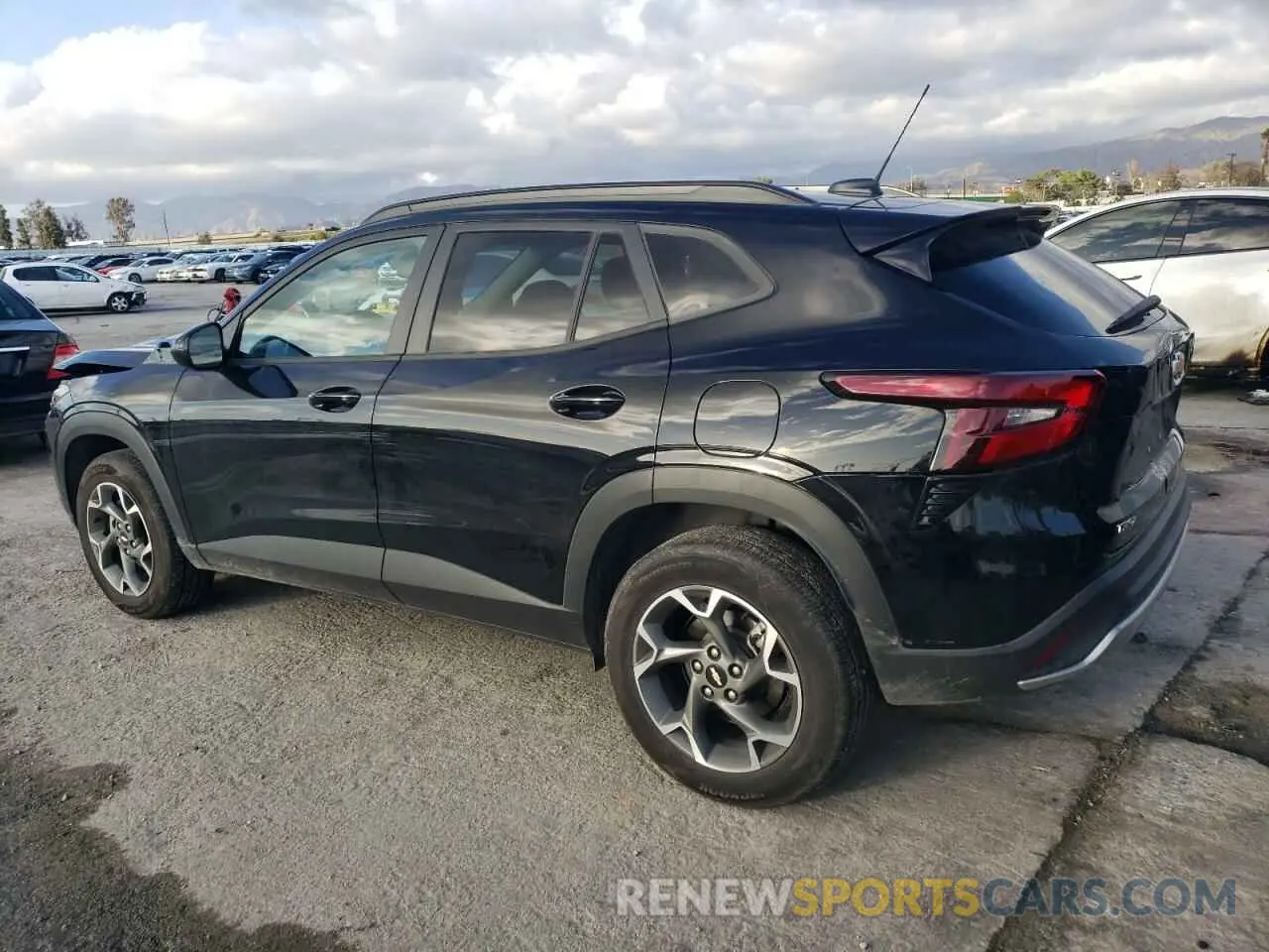 2 Photograph of a damaged car KL77LHE29RC189769 CHEVROLET TRAX 2024