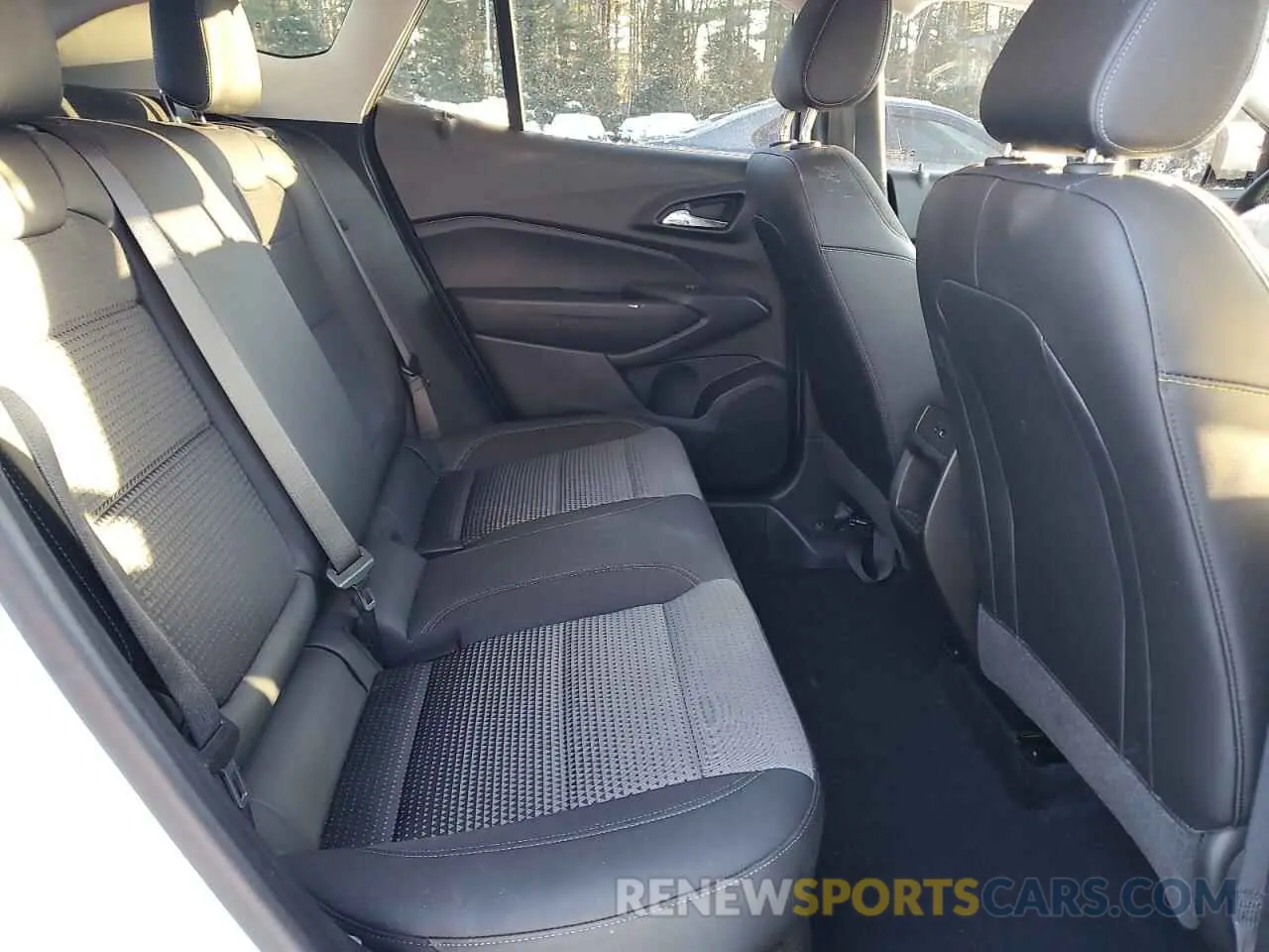 11 Photograph of a damaged car KL77LHE2XRC004953 CHEVROLET TRAX 2024