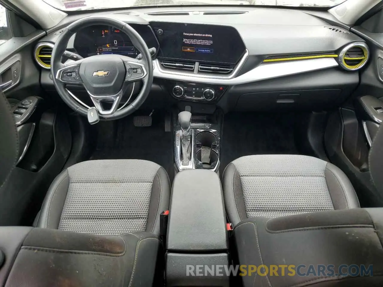 8 Photograph of a damaged car KL77LHE2XRC010624 CHEVROLET TRAX 2024