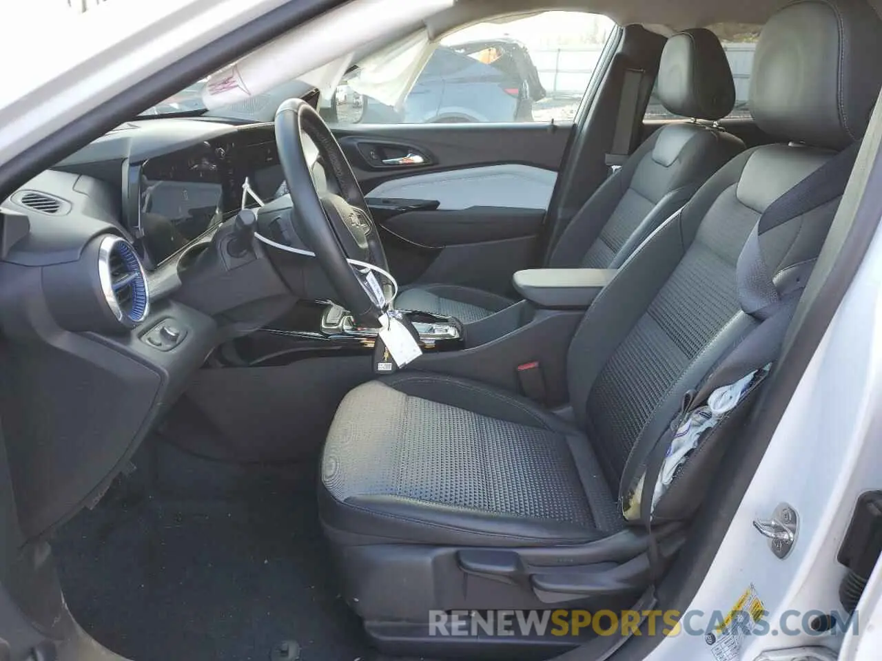7 Photograph of a damaged car KL77LHE2XRC017833 CHEVROLET TRAX 2024