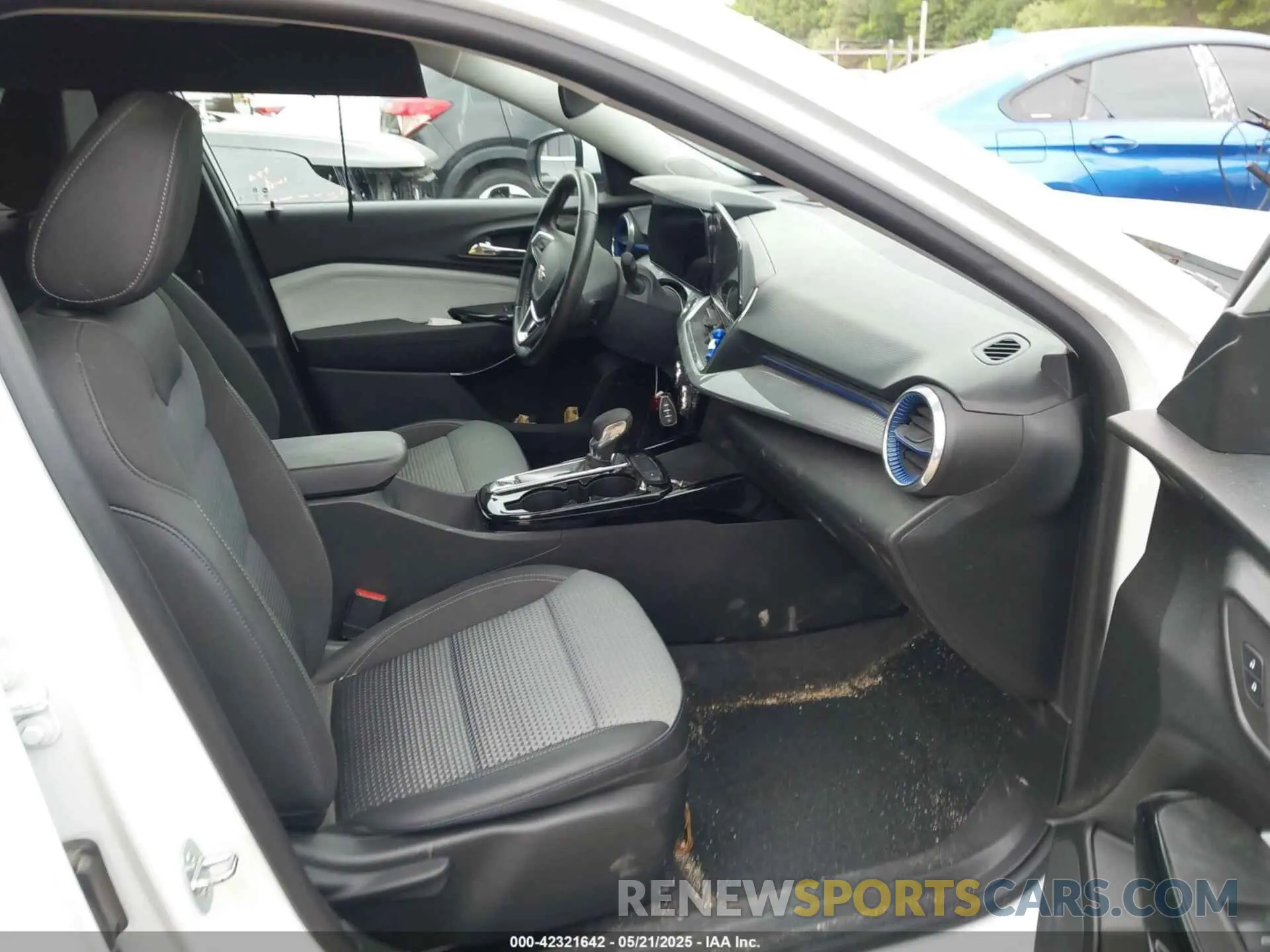 5 Photograph of a damaged car KL77LHE2XRC045597 CHEVROLET TRAX 2024
