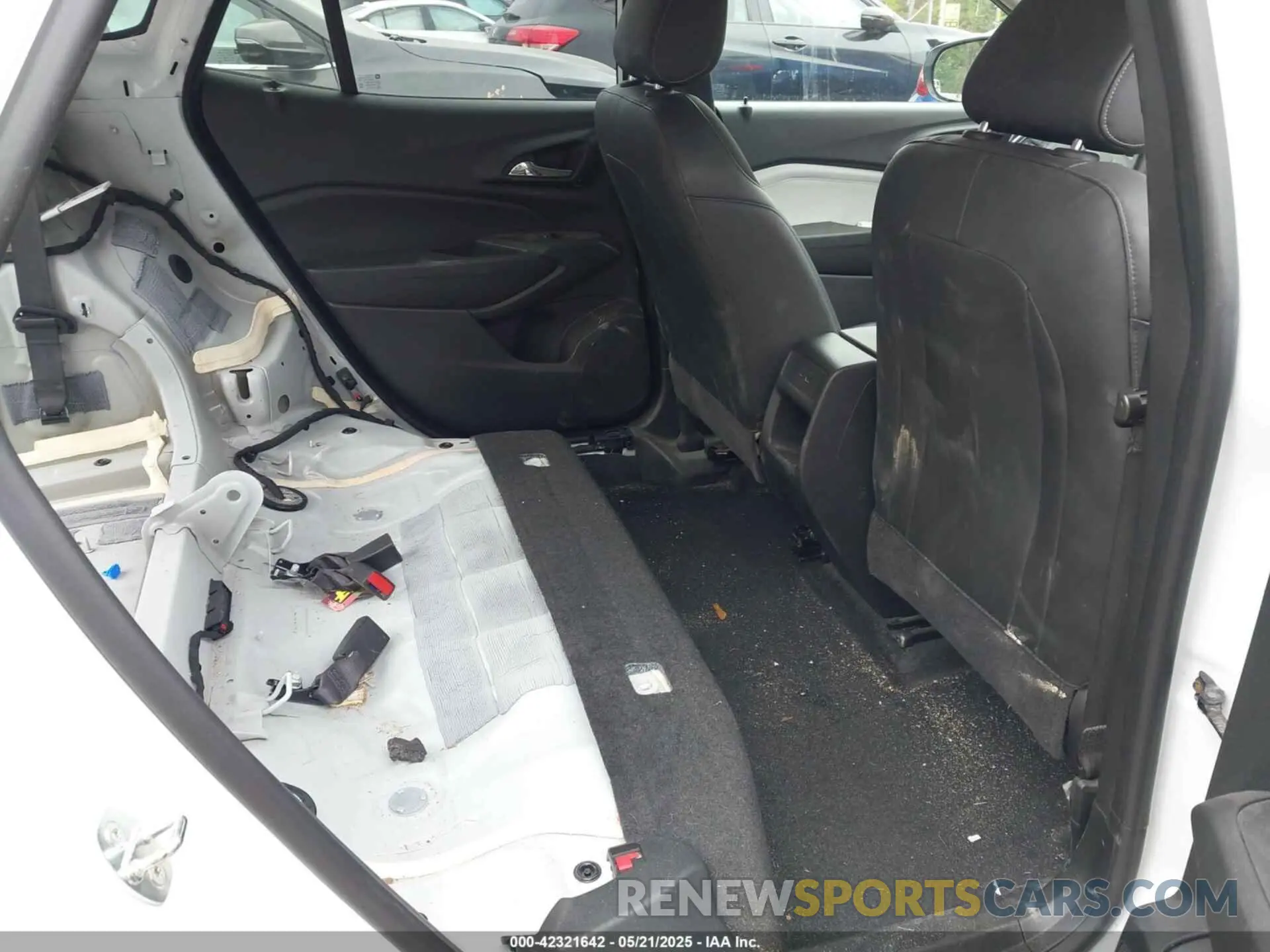 8 Photograph of a damaged car KL77LHE2XRC045597 CHEVROLET TRAX 2024