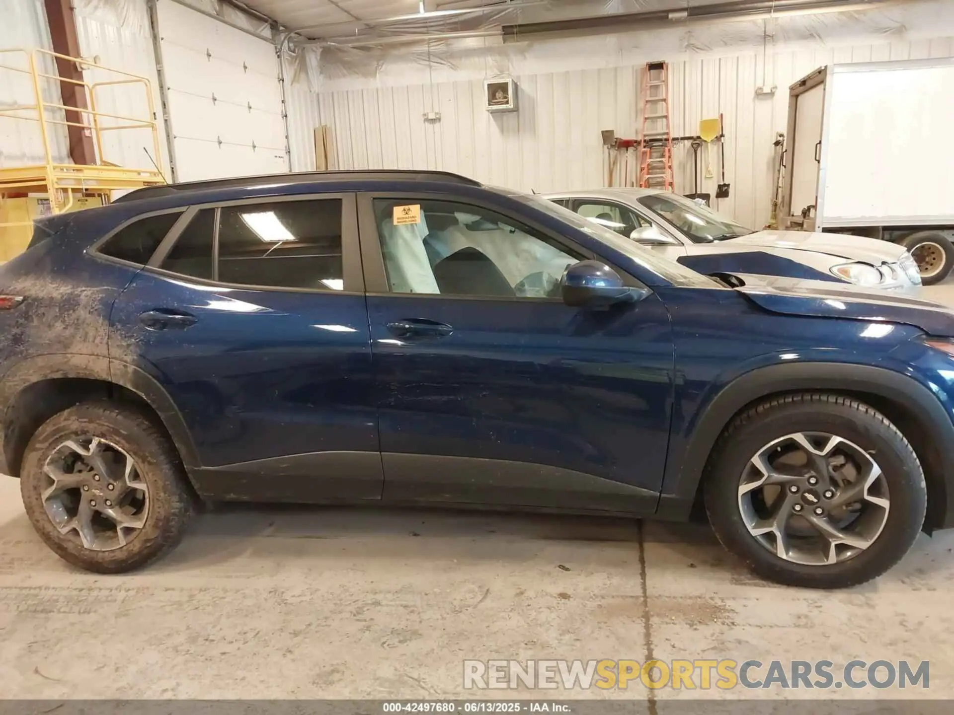 12 Photograph of a damaged car KL77LHE2XRC060407 CHEVROLET TRAX 2024