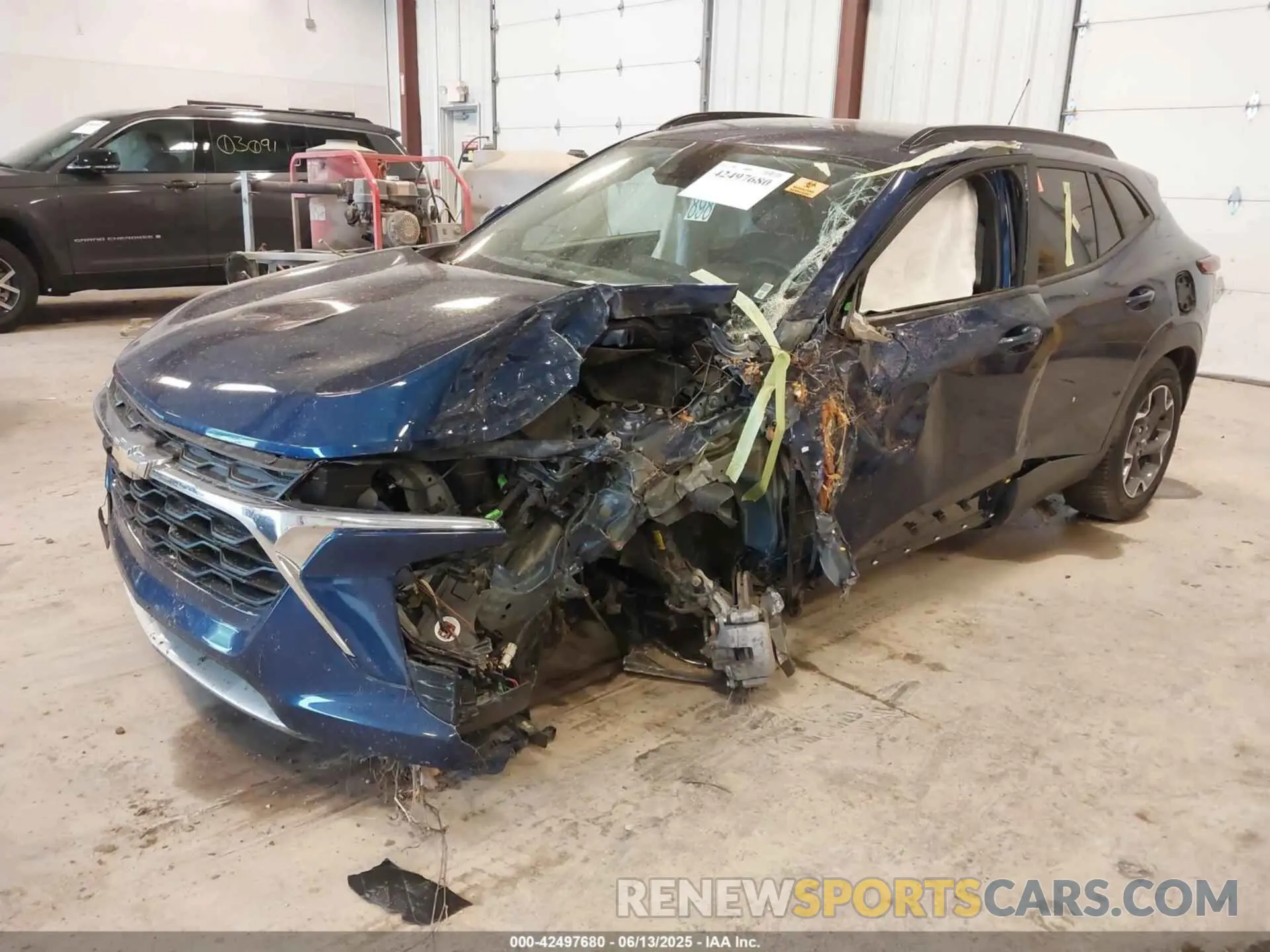 2 Photograph of a damaged car KL77LHE2XRC060407 CHEVROLET TRAX 2024