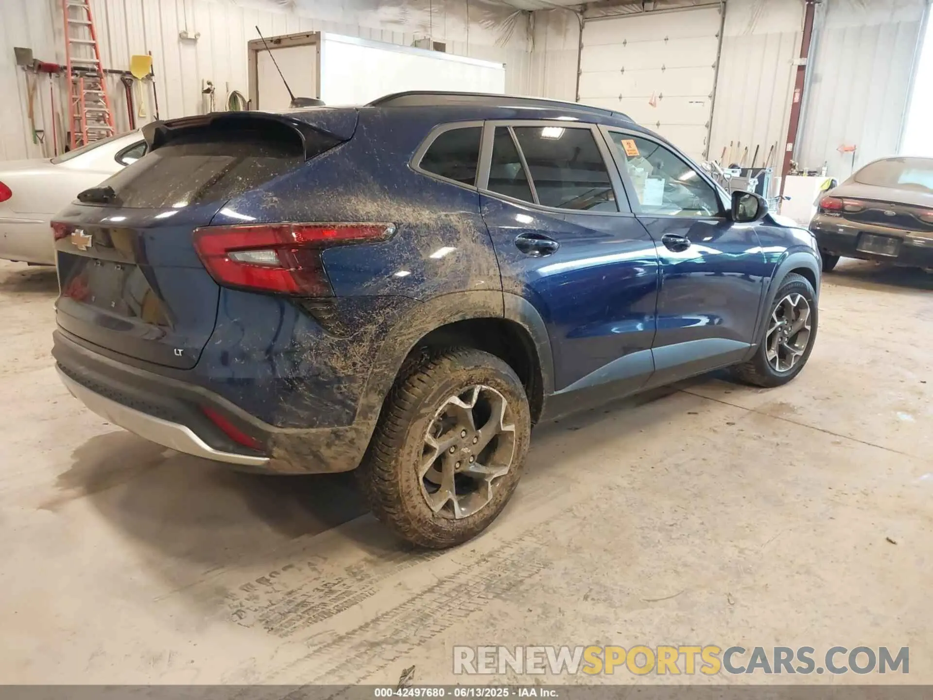 4 Photograph of a damaged car KL77LHE2XRC060407 CHEVROLET TRAX 2024