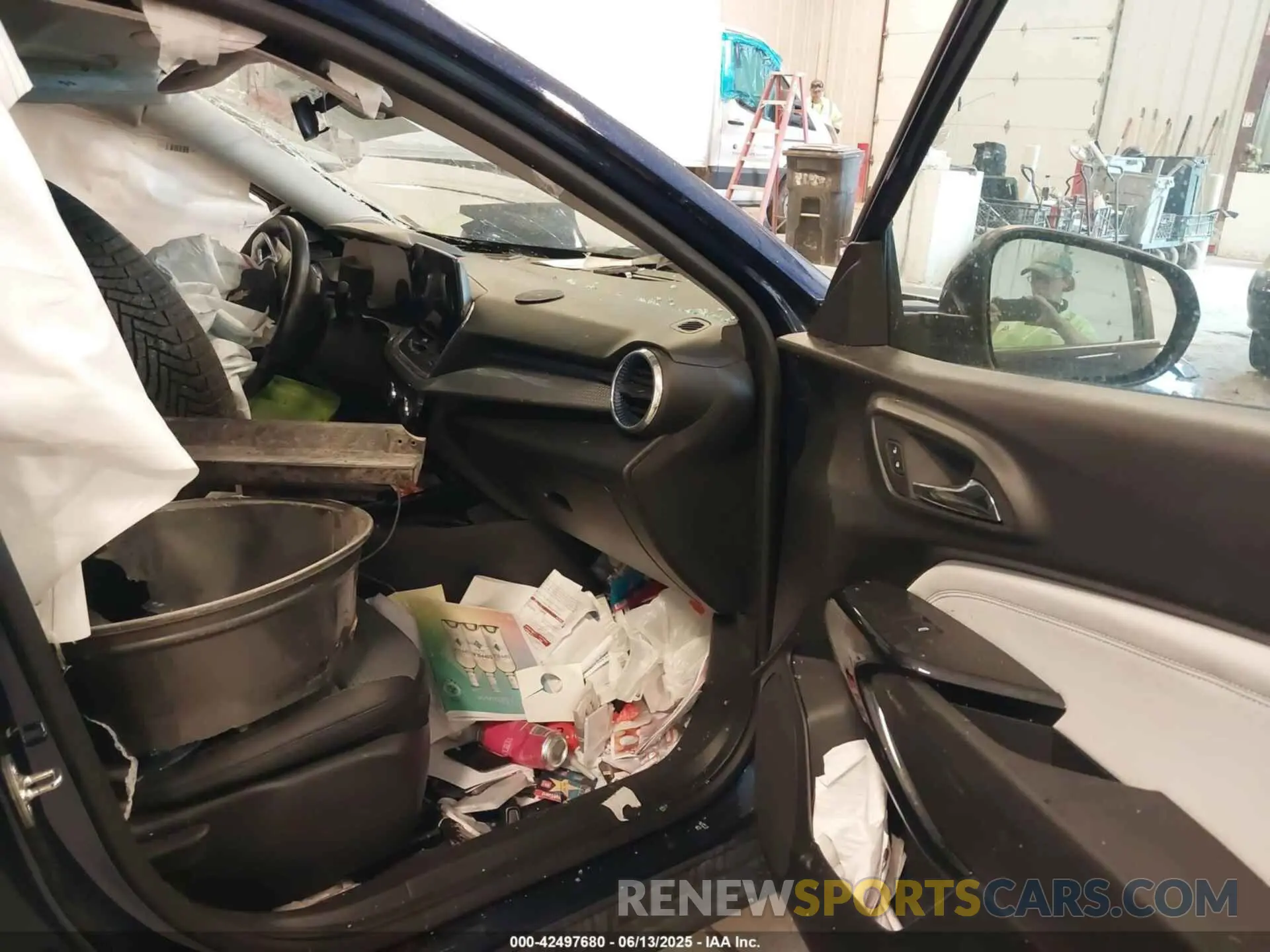 5 Photograph of a damaged car KL77LHE2XRC060407 CHEVROLET TRAX 2024