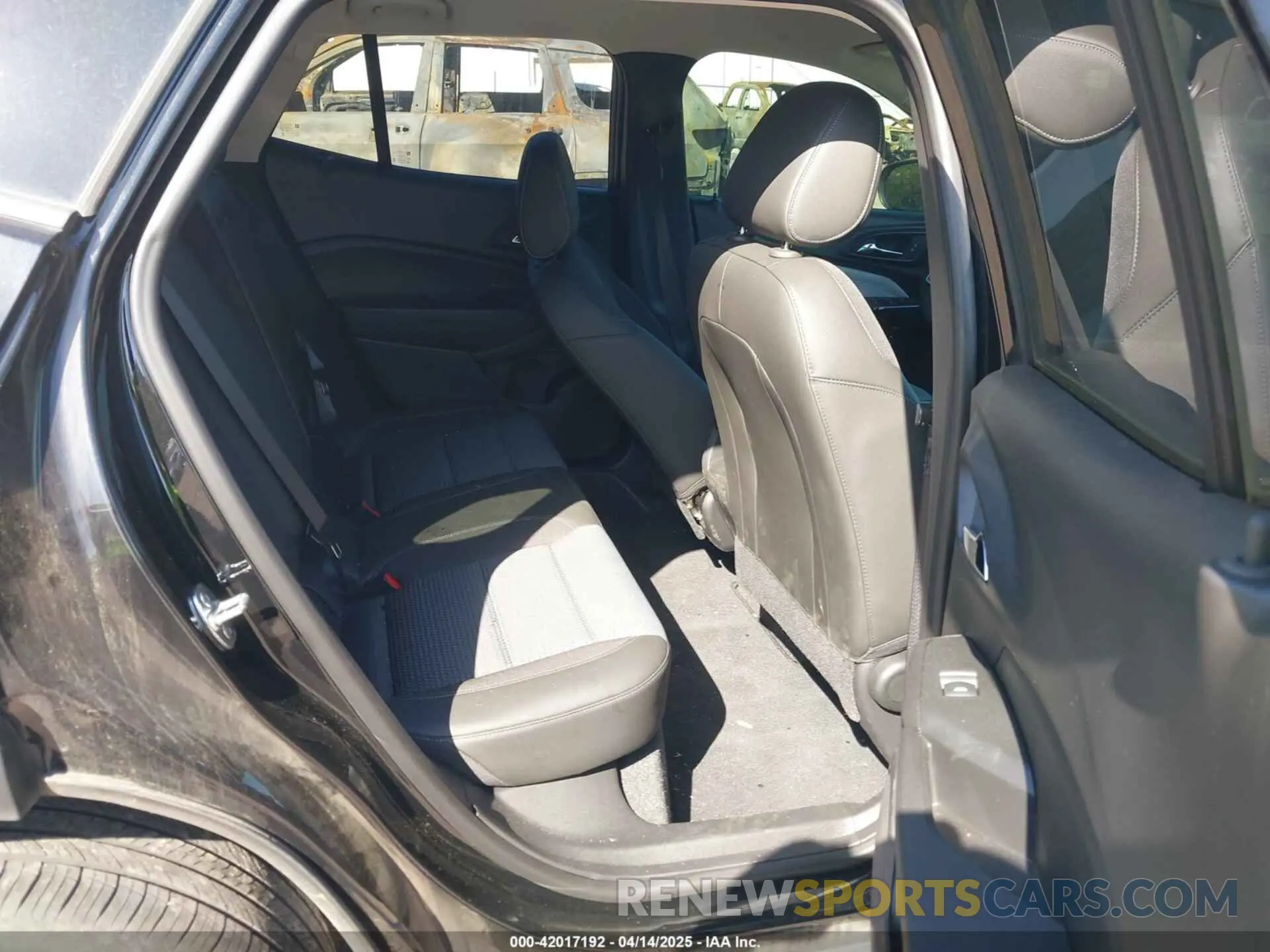 8 Photograph of a damaged car KL77LHE2XRC113686 CHEVROLET TRAX 2024