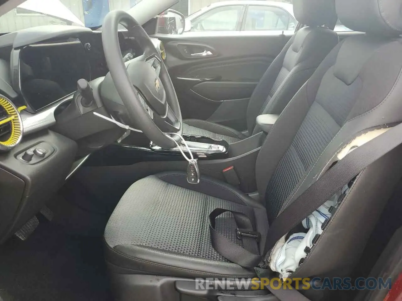 7 Photograph of a damaged car KL77LHE2XRC155257 CHEVROLET TRAX 2024