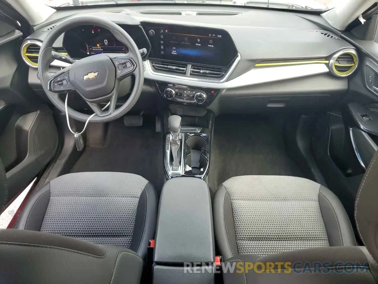 8 Photograph of a damaged car KL77LHE2XRC155257 CHEVROLET TRAX 2024