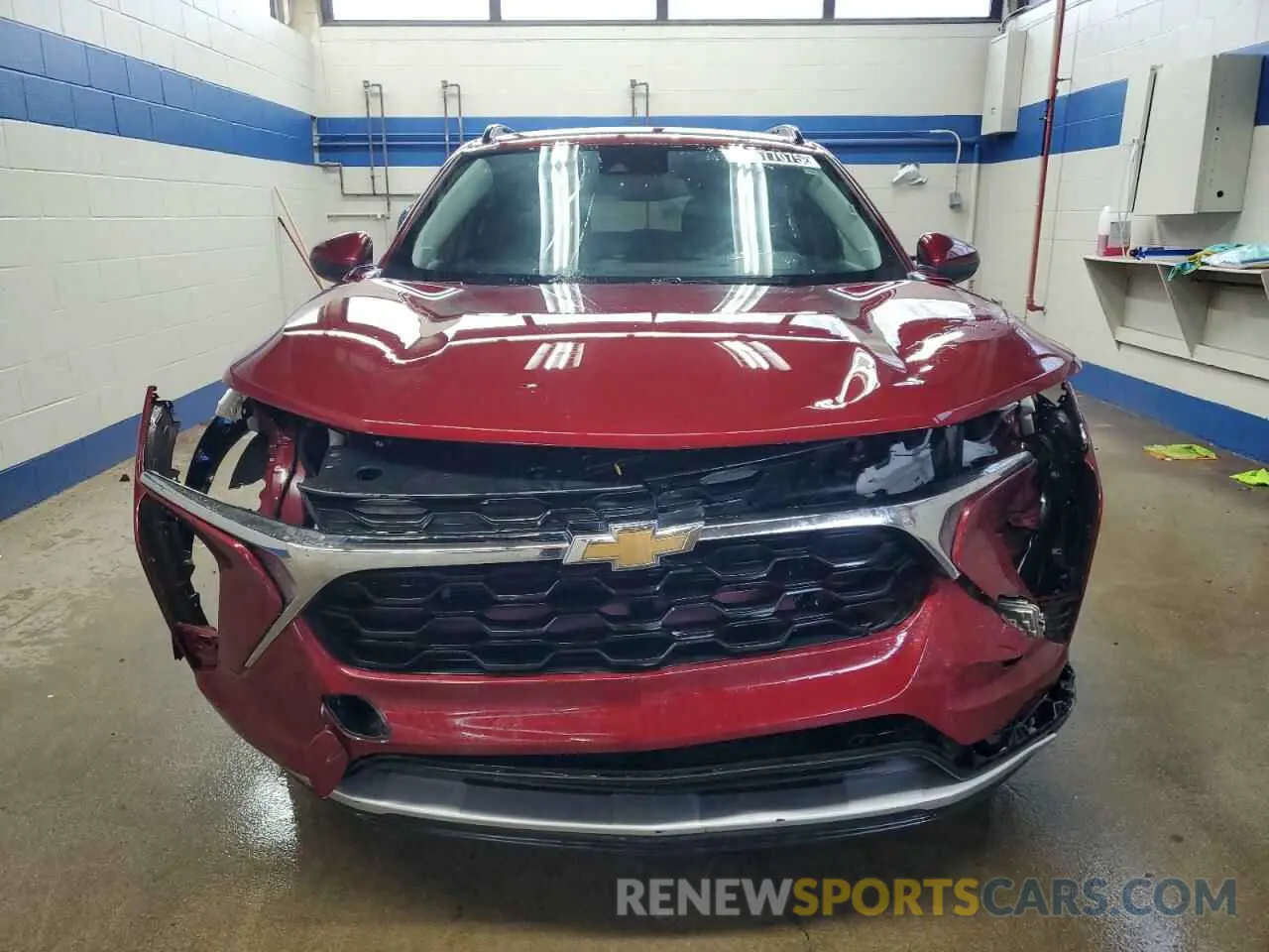 5 Photograph of a damaged car KL77LHE2XRC236761 CHEVROLET TRAX 2024