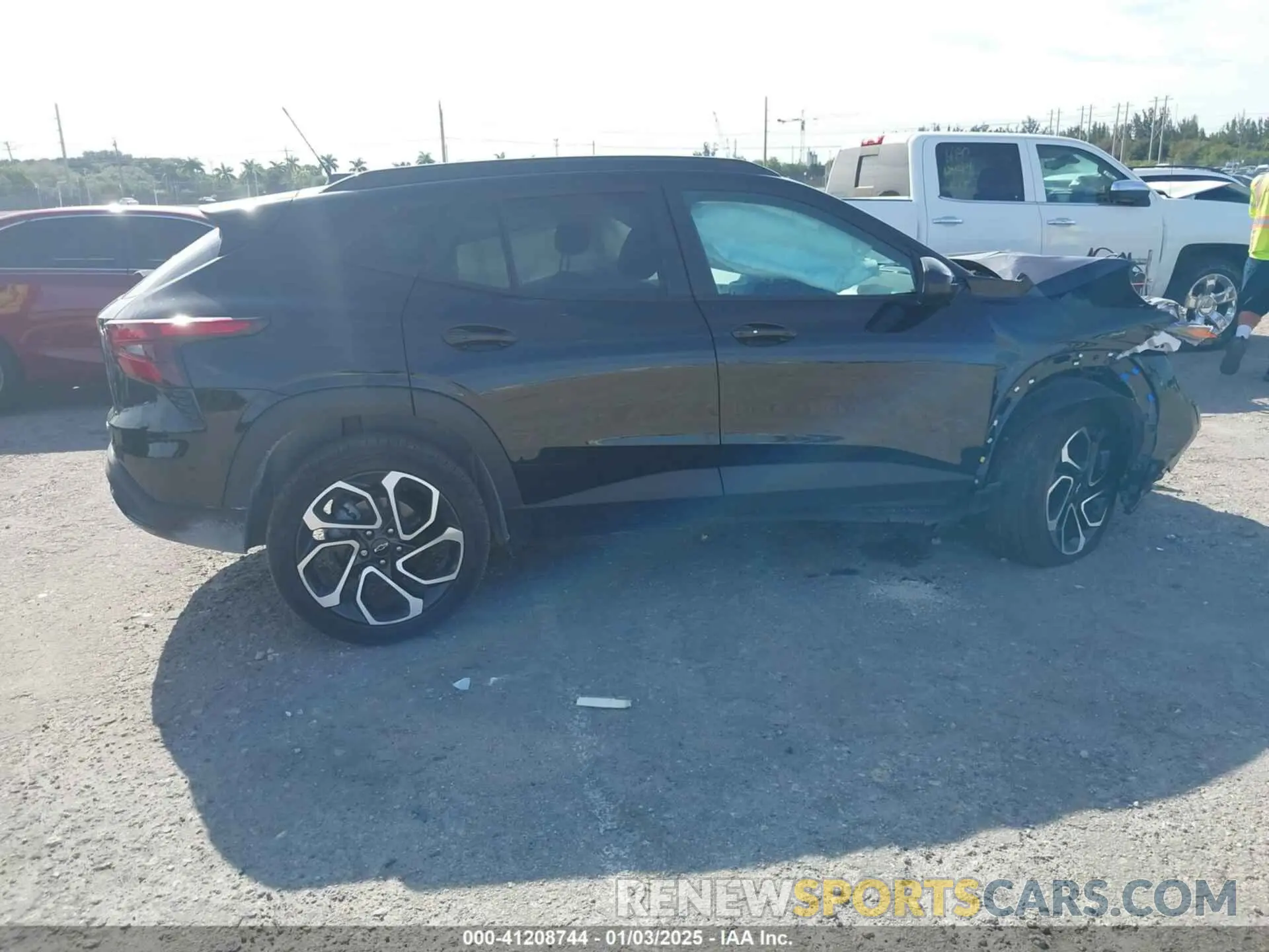 4 Photograph of a damaged car KL77LJE21RC022197 CHEVROLET TRAX 2024