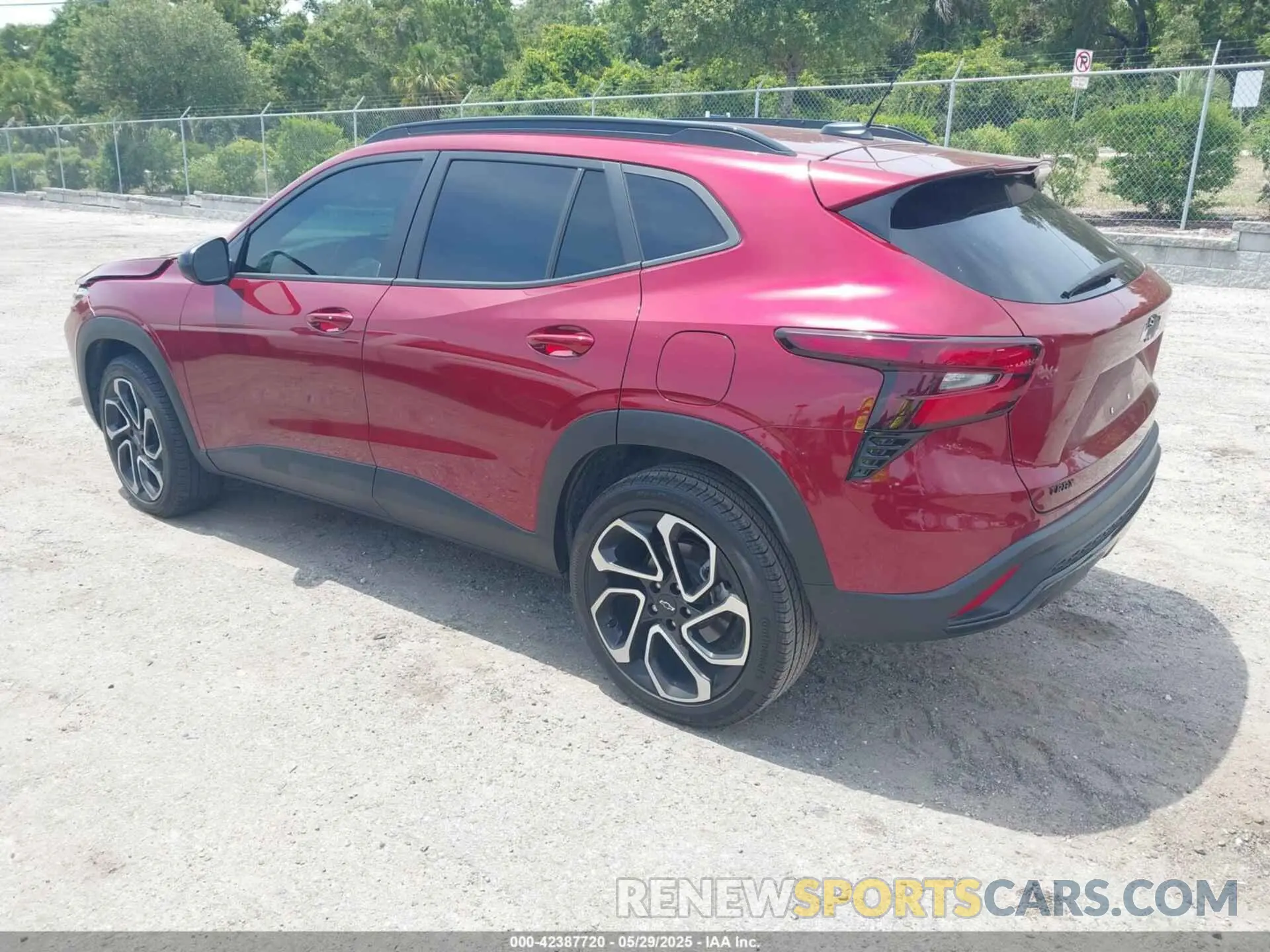 3 Photograph of a damaged car KL77LJE23RC024338 CHEVROLET TRAX 2024