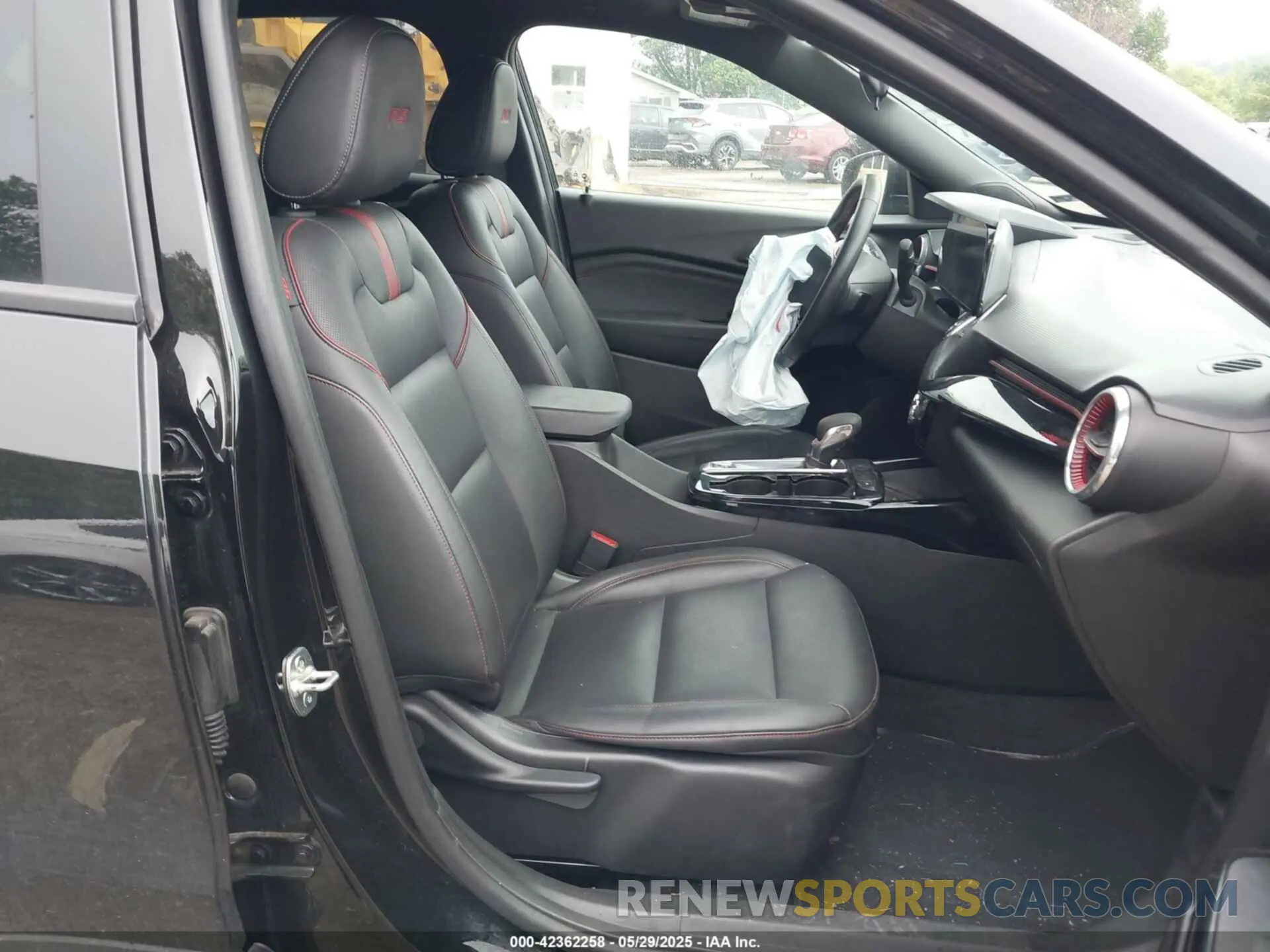 5 Photograph of a damaged car KL77LJE24RC146450 CHEVROLET TRAX 2024