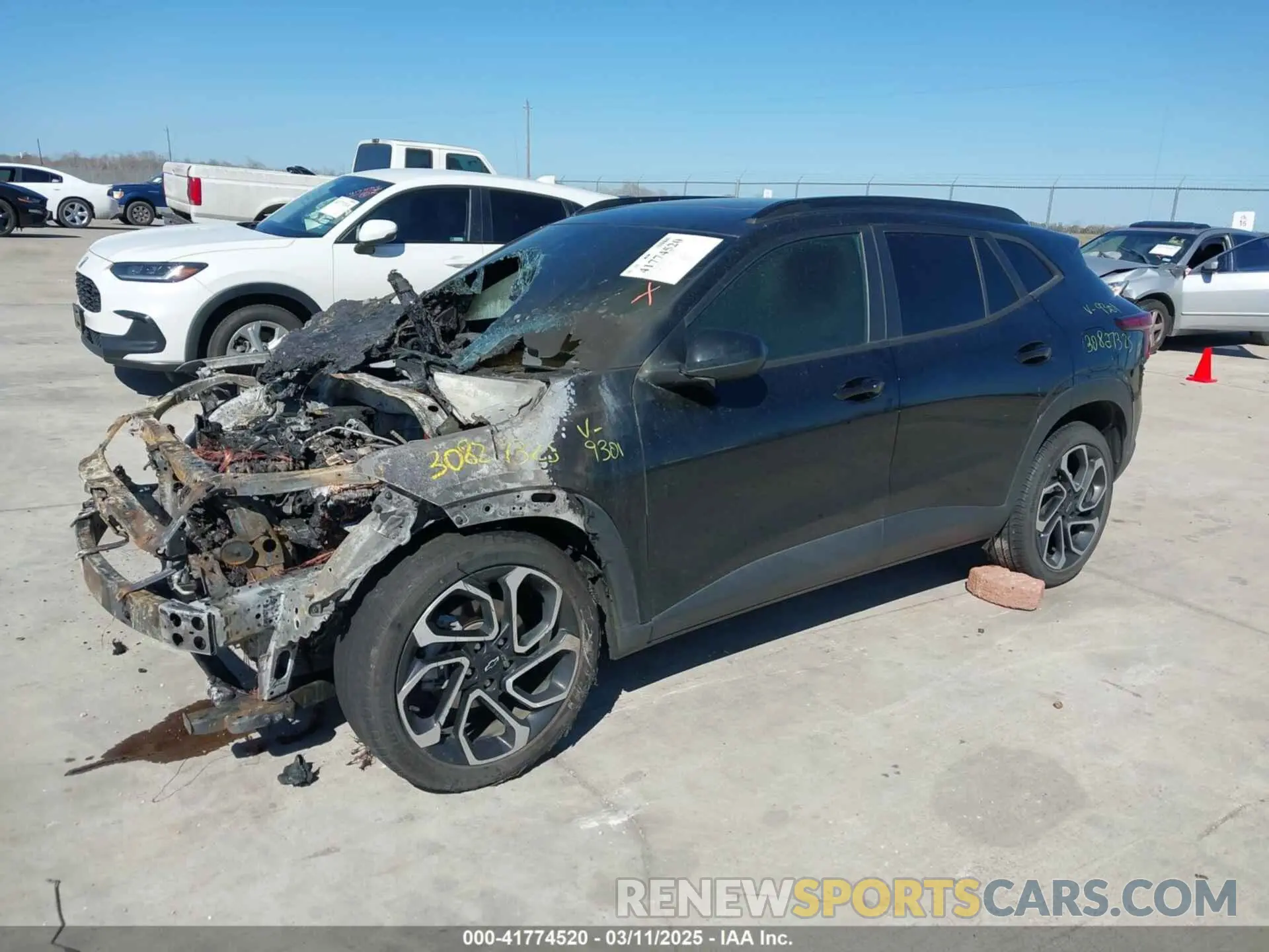 2 Photograph of a damaged car KL77LJE26RC049301 CHEVROLET TRAX 2024