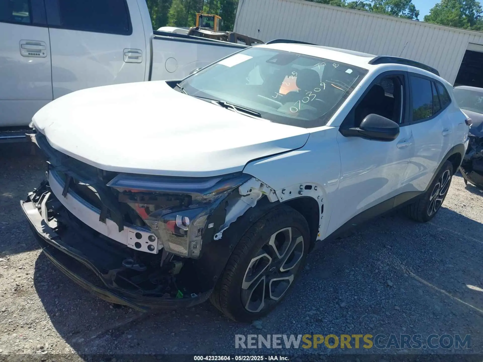 2 Photograph of a damaged car KL77LJE26RC070309 CHEVROLET TRAX 2024