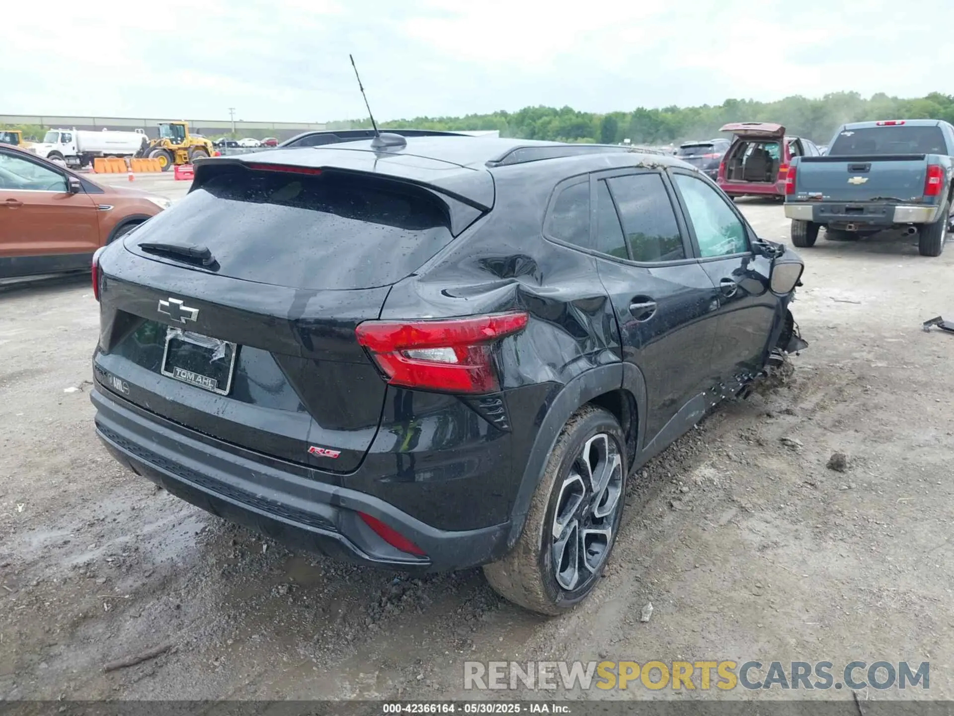 4 Photograph of a damaged car KL77LJE26RC193396 CHEVROLET TRAX 2024