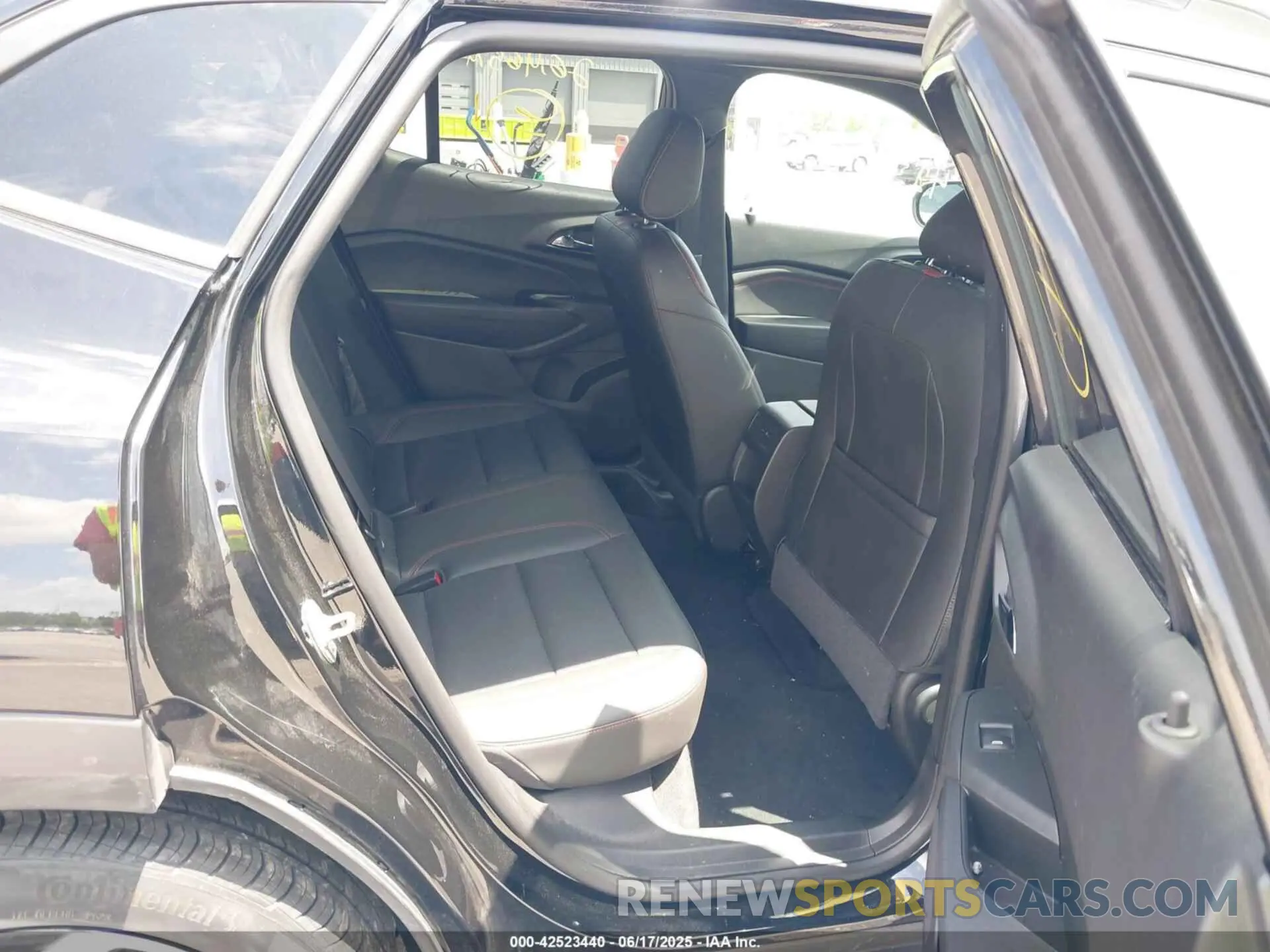 8 Photograph of a damaged car KL77LJE2XRC146100 CHEVROLET TRAX 2024