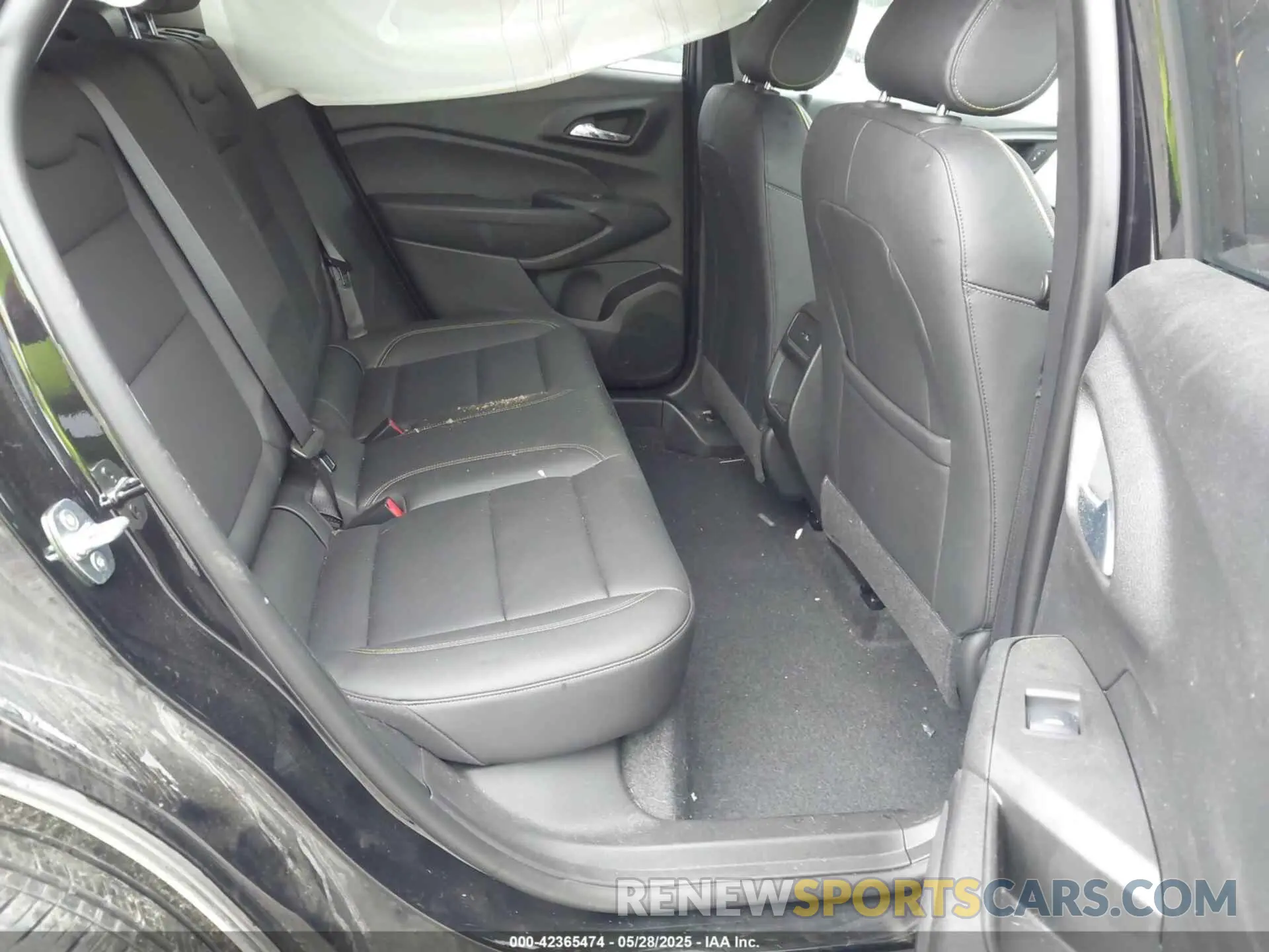 8 Photograph of a damaged car KL77LKE21RC023517 CHEVROLET TRAX 2024