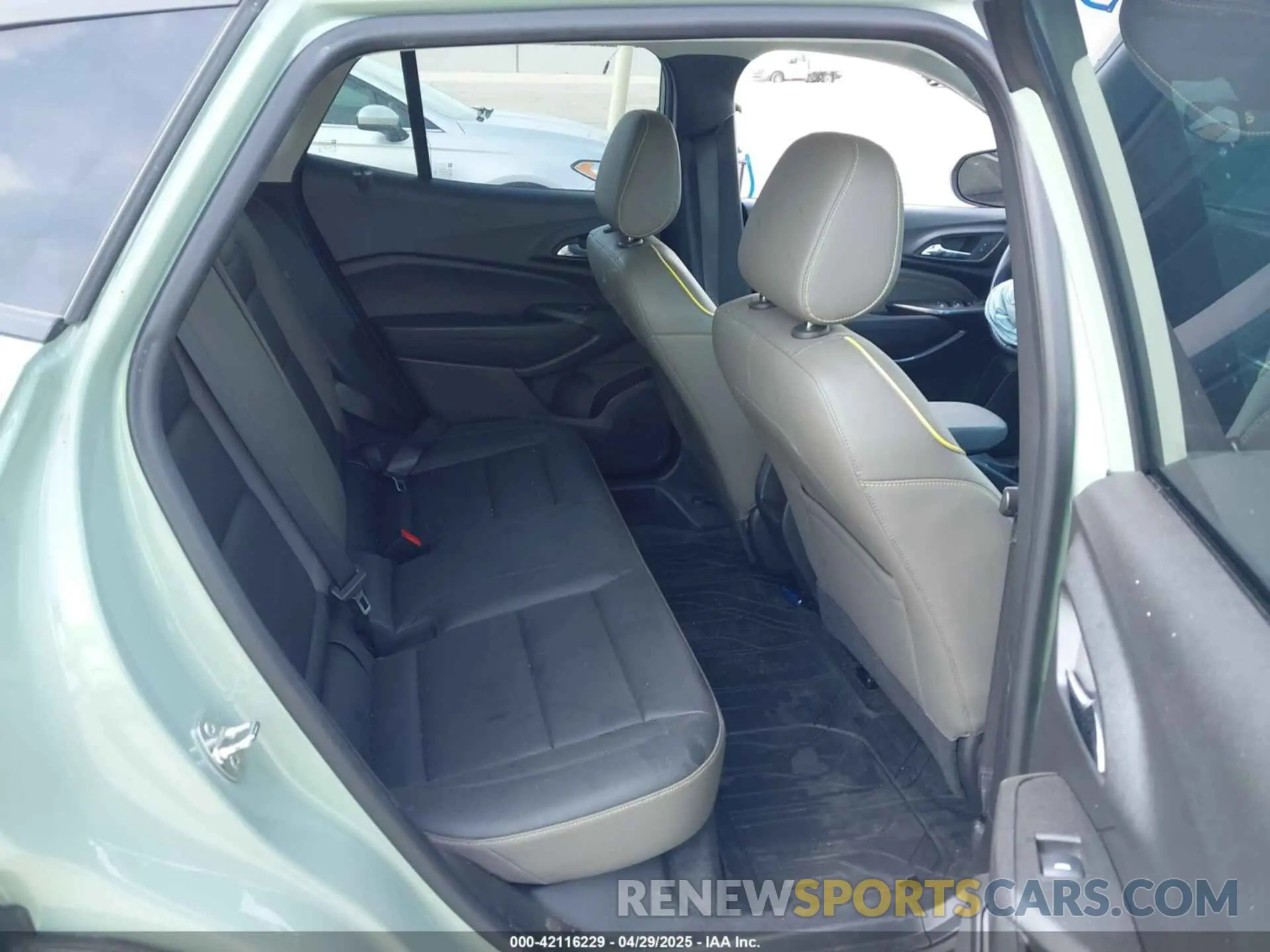 8 Photograph of a damaged car KL77LKE21RC086696 CHEVROLET TRAX 2024