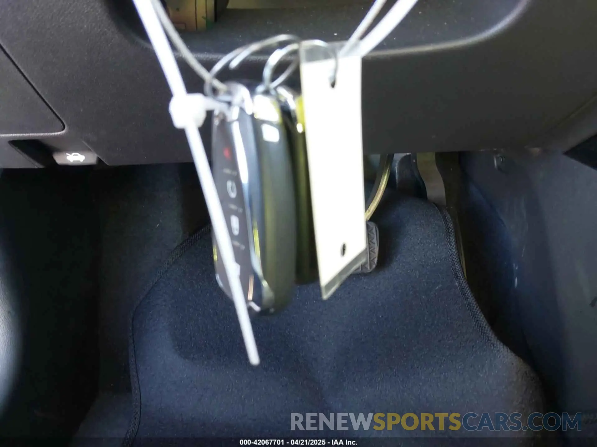11 Photograph of a damaged car KL77LKE23RC092855 CHEVROLET TRAX 2024