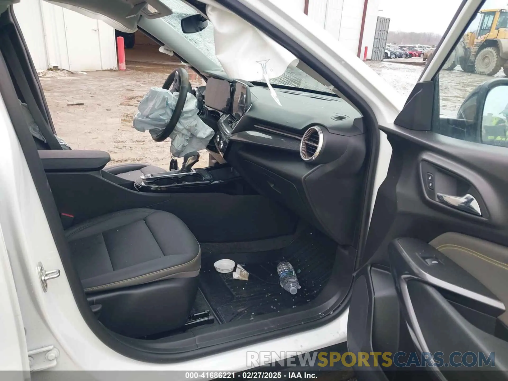 5 Photograph of a damaged car KL77LKE26RC177687 CHEVROLET TRAX 2024