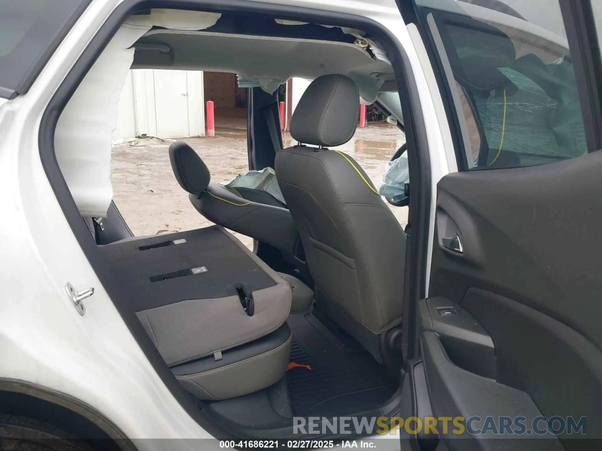 8 Photograph of a damaged car KL77LKE26RC177687 CHEVROLET TRAX 2024