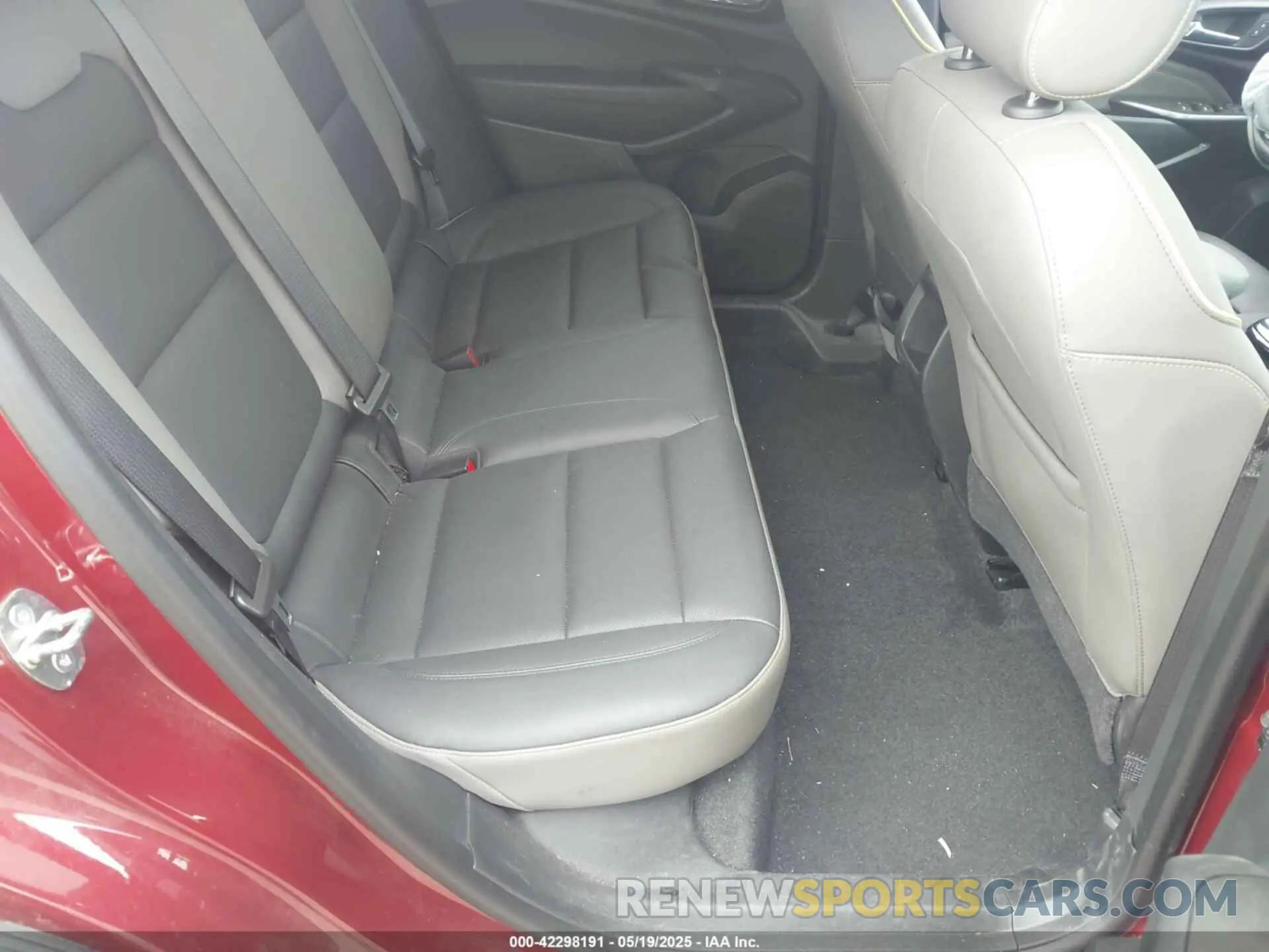 8 Photograph of a damaged car KL77LKE27RC002350 CHEVROLET TRAX 2024