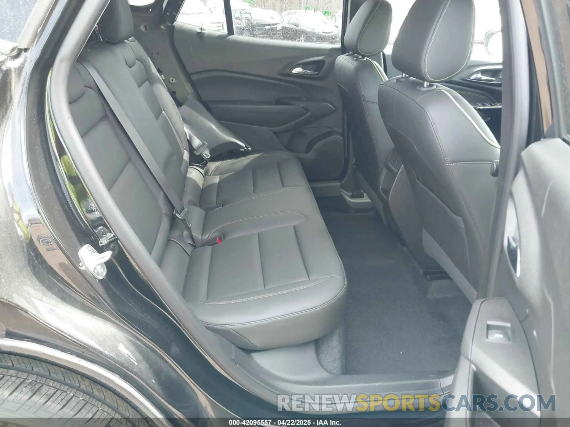 8 Photograph of a damaged car KL77LKE28RC152497 CHEVROLET TRAX 2024