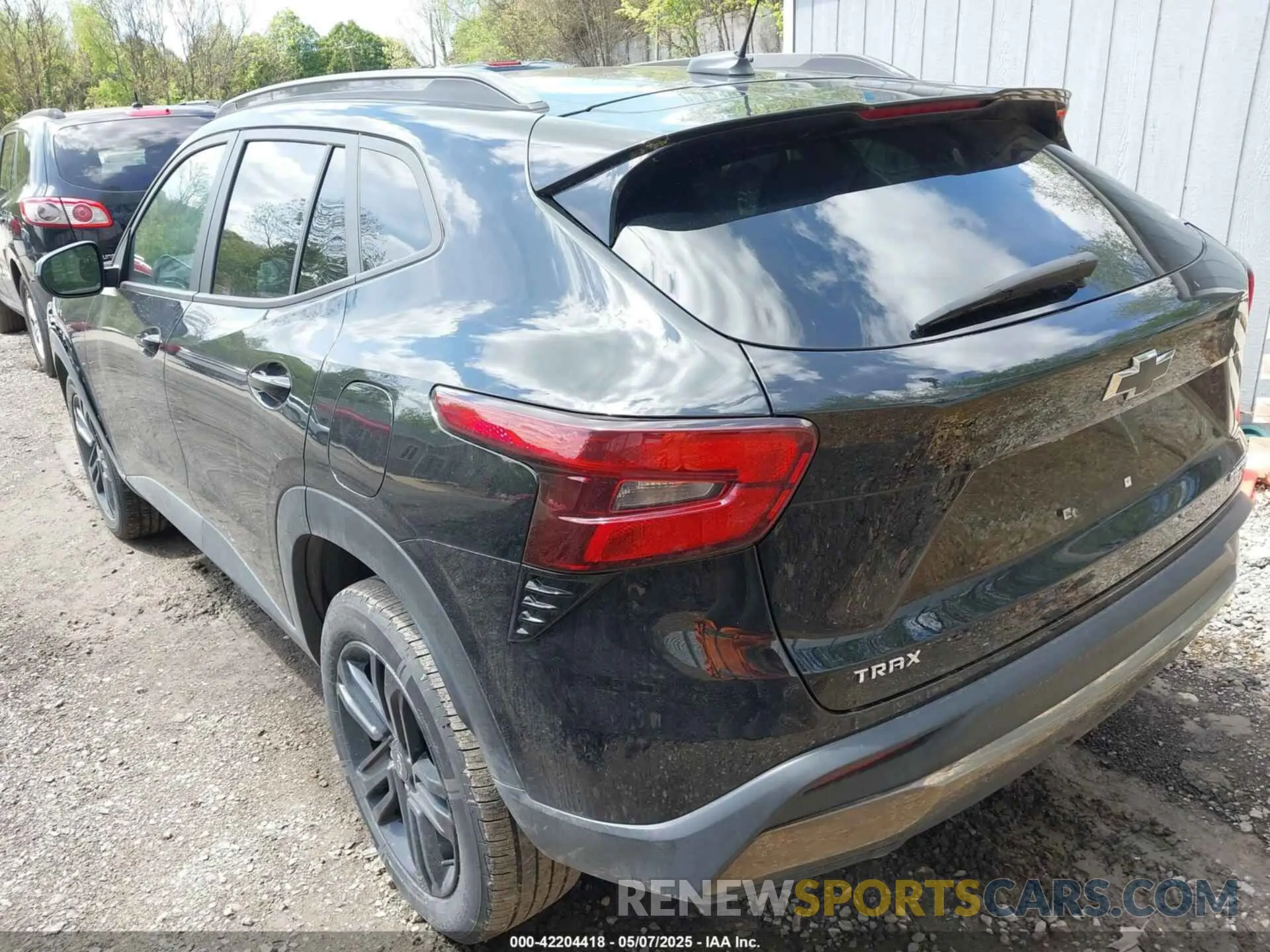 3 Photograph of a damaged car KL77LKE29RC112025 CHEVROLET TRAX 2024