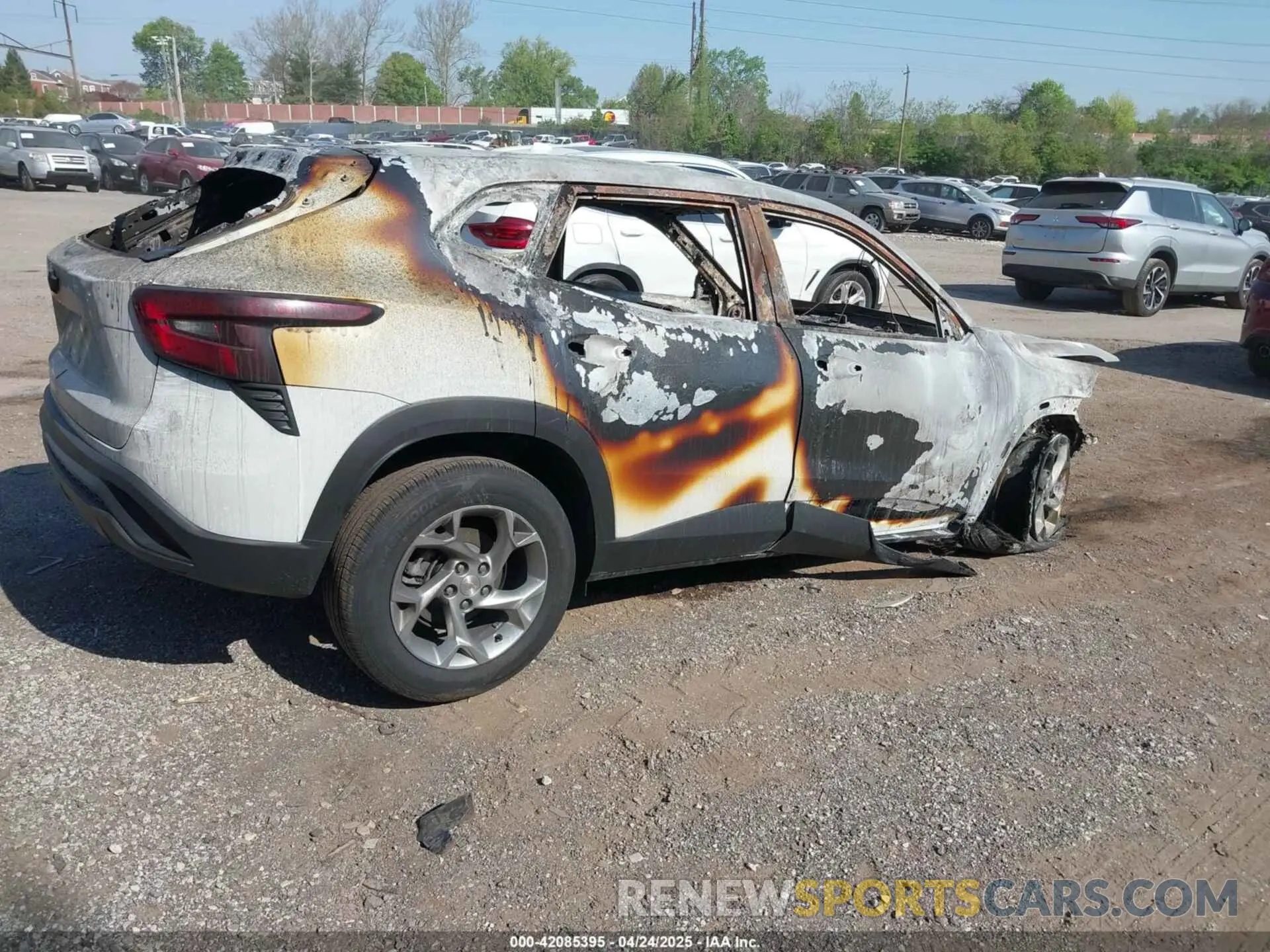 4 Photograph of a damaged car KL77LFEP0SC001677 CHEVROLET TRAX 2025