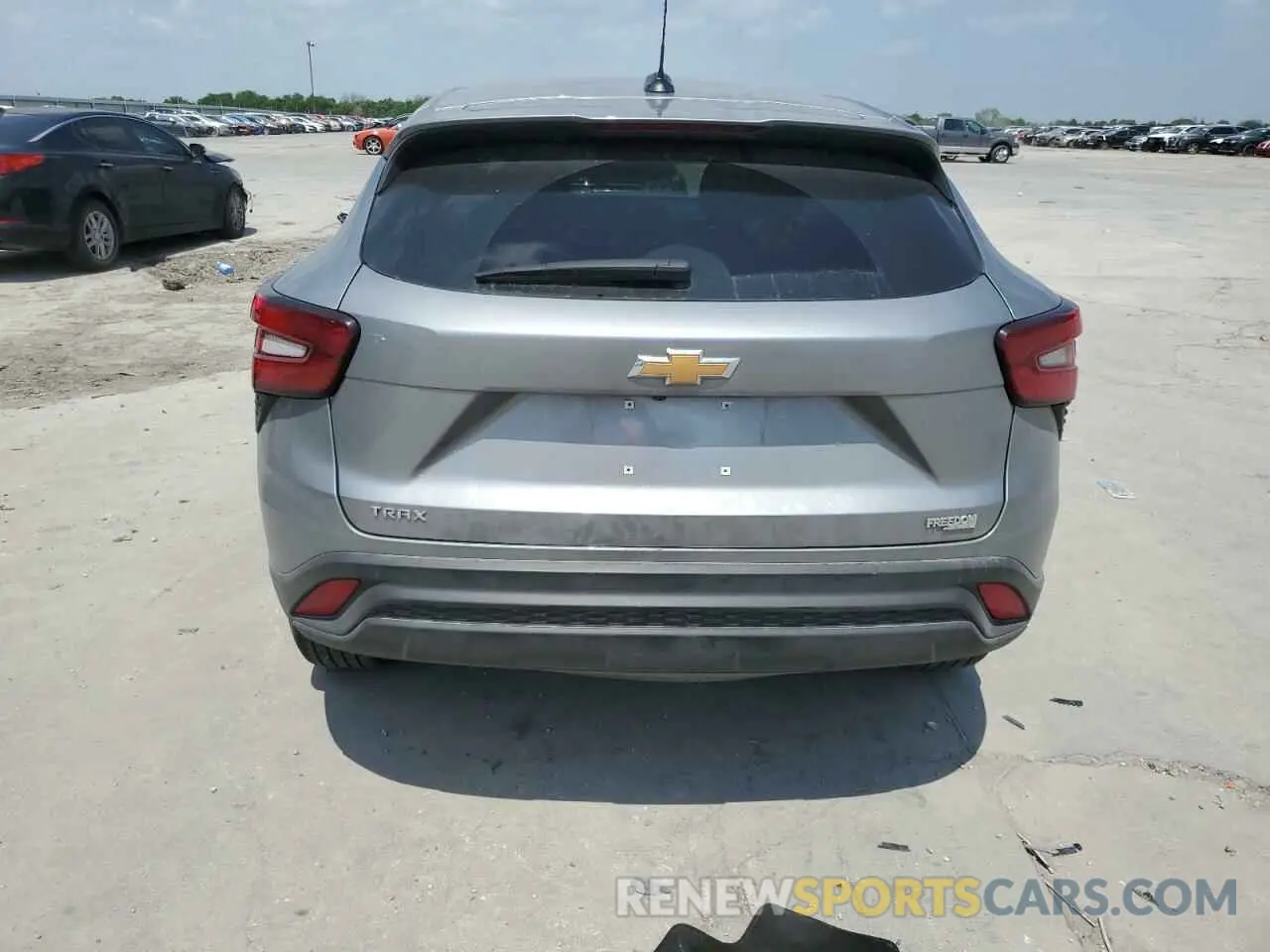 6 Photograph of a damaged car KL77LFEP0SC020228 CHEVROLET TRAX 2025