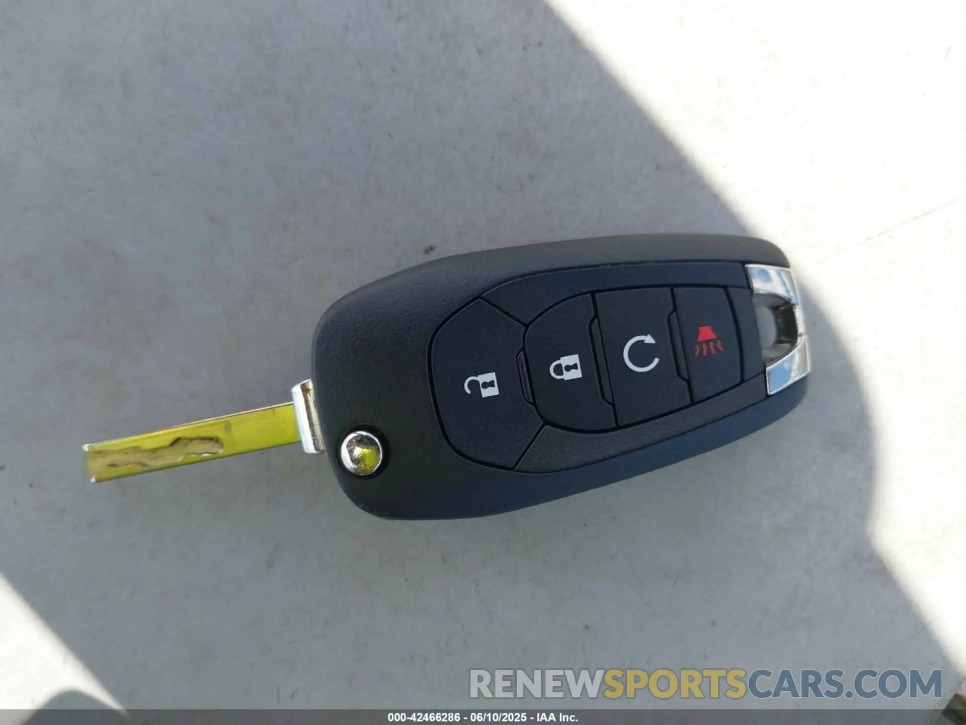 11 Photograph of a damaged car KL77LFEP0SC047722 CHEVROLET TRAX 2025