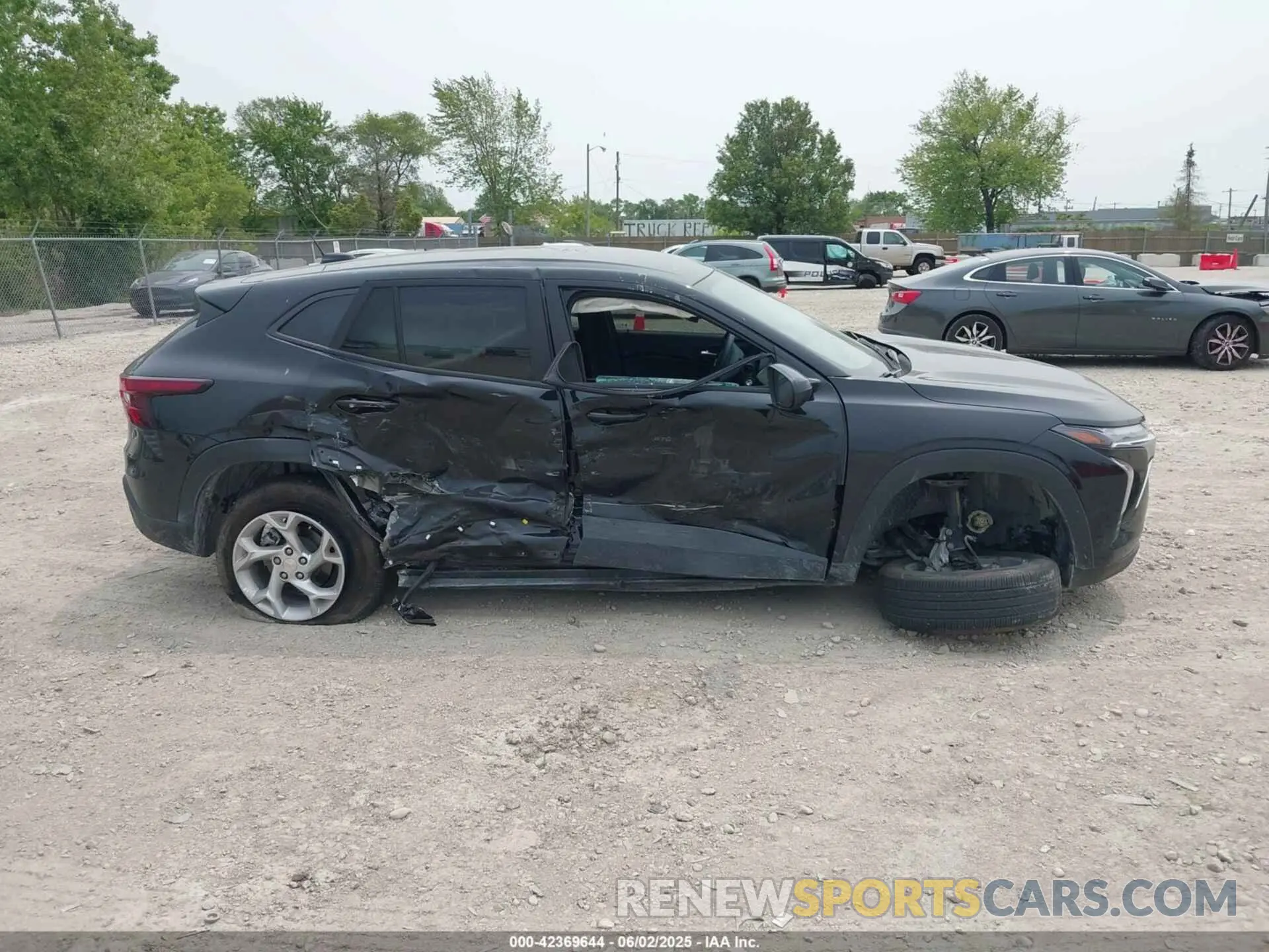 13 Photograph of a damaged car KL77LFEP1SC089851 CHEVROLET TRAX 2025