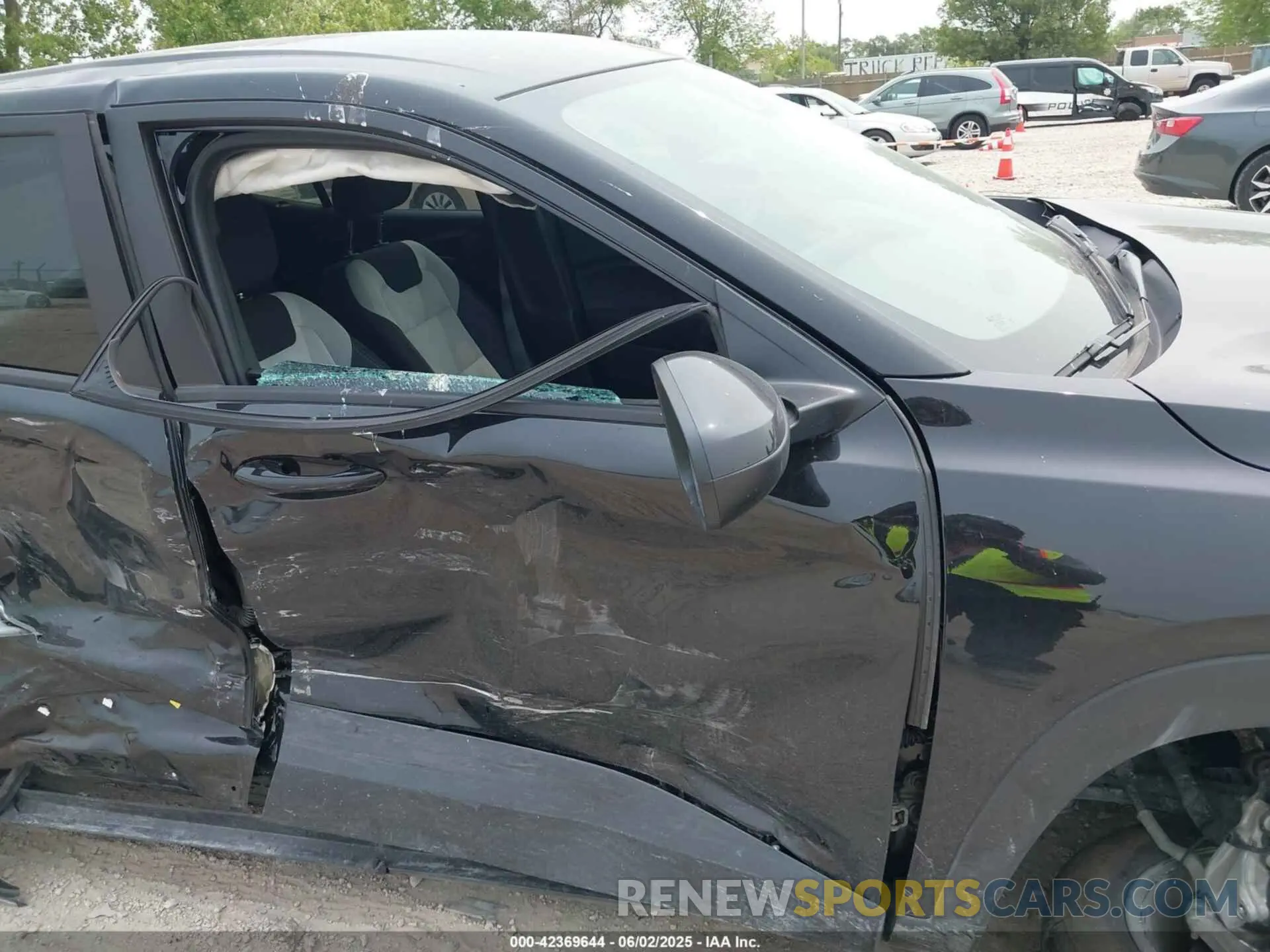 17 Photograph of a damaged car KL77LFEP1SC089851 CHEVROLET TRAX 2025