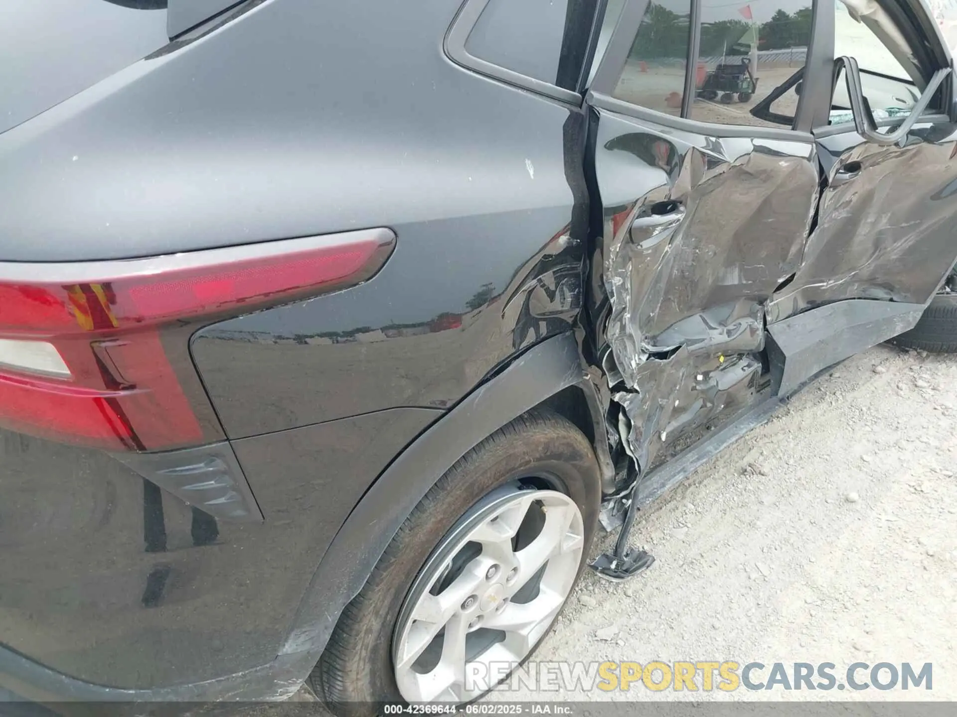 19 Photograph of a damaged car KL77LFEP1SC089851 CHEVROLET TRAX 2025