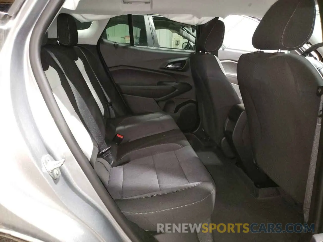 10 Photograph of a damaged car KL77LFEP2SC010624 CHEVROLET TRAX 2025