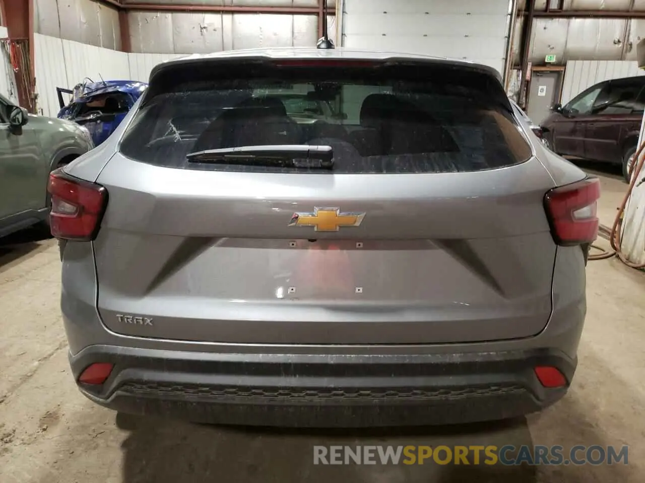 6 Photograph of a damaged car KL77LFEP2SC010624 CHEVROLET TRAX 2025