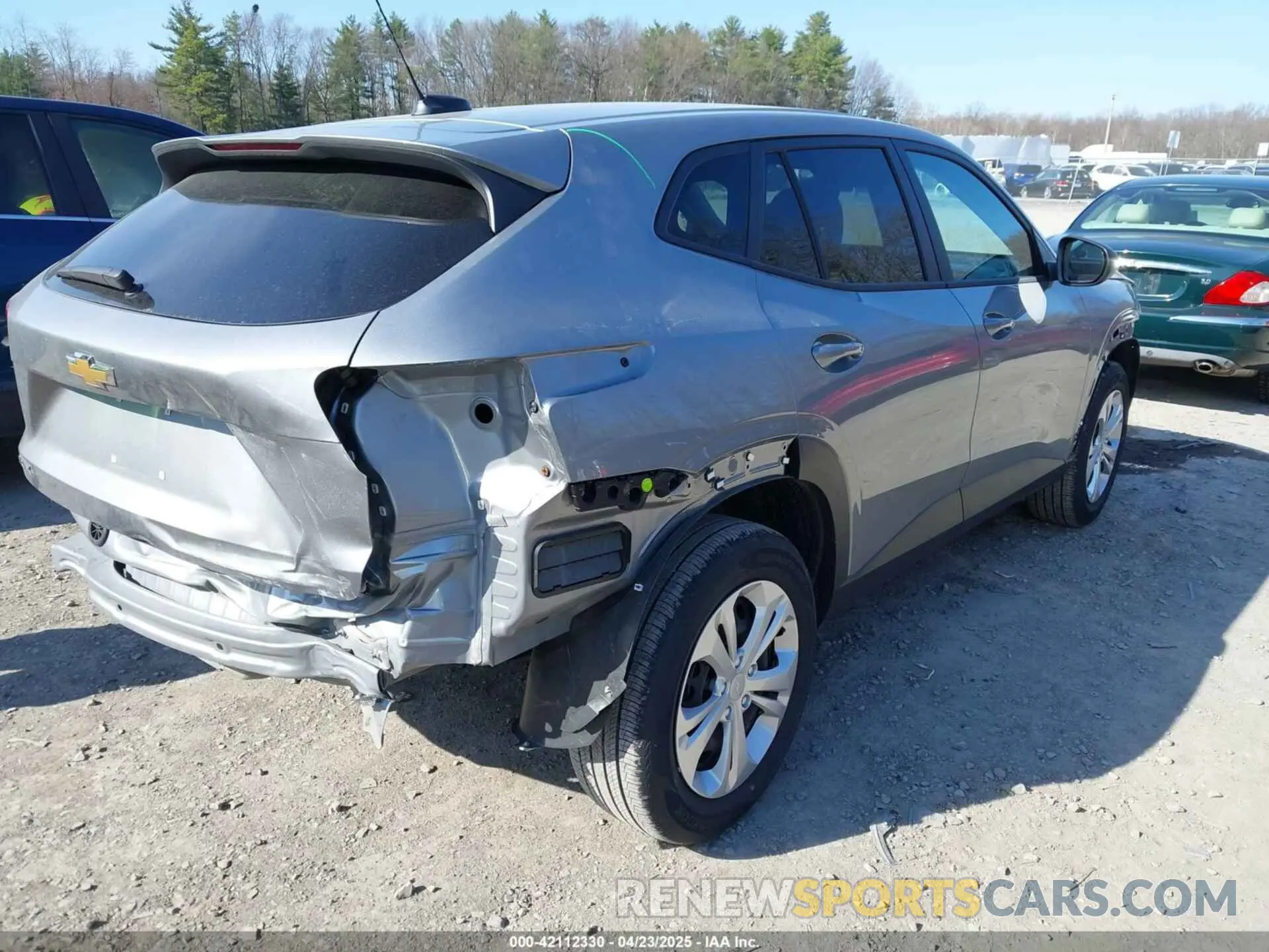 4 Photograph of a damaged car KL77LFEP2SC055126 CHEVROLET TRAX 2025