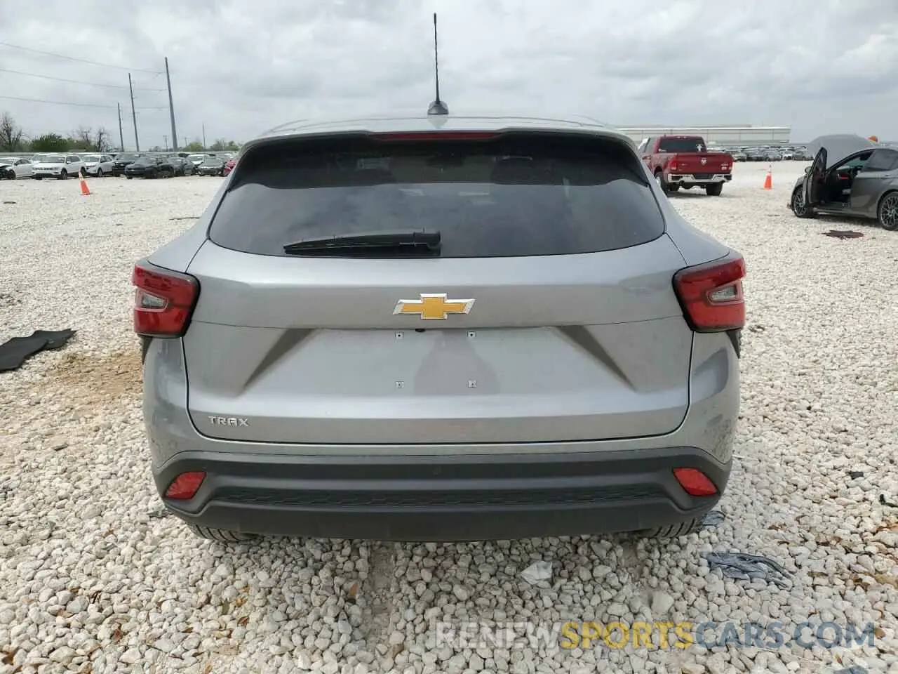 6 Photograph of a damaged car KL77LFEP2SC162757 CHEVROLET TRAX 2025