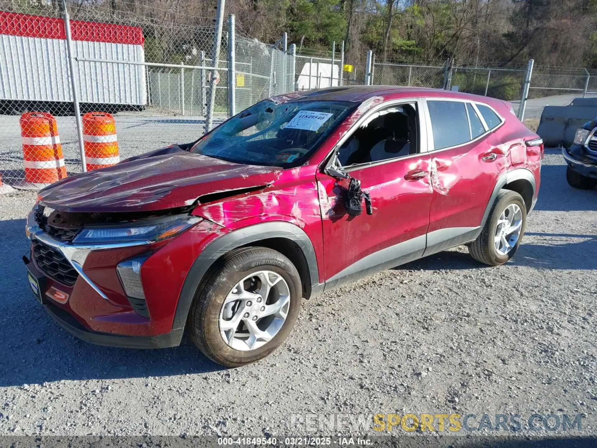 2 Photograph of a damaged car KL77LFEP3SC008512 CHEVROLET TRAX 2025