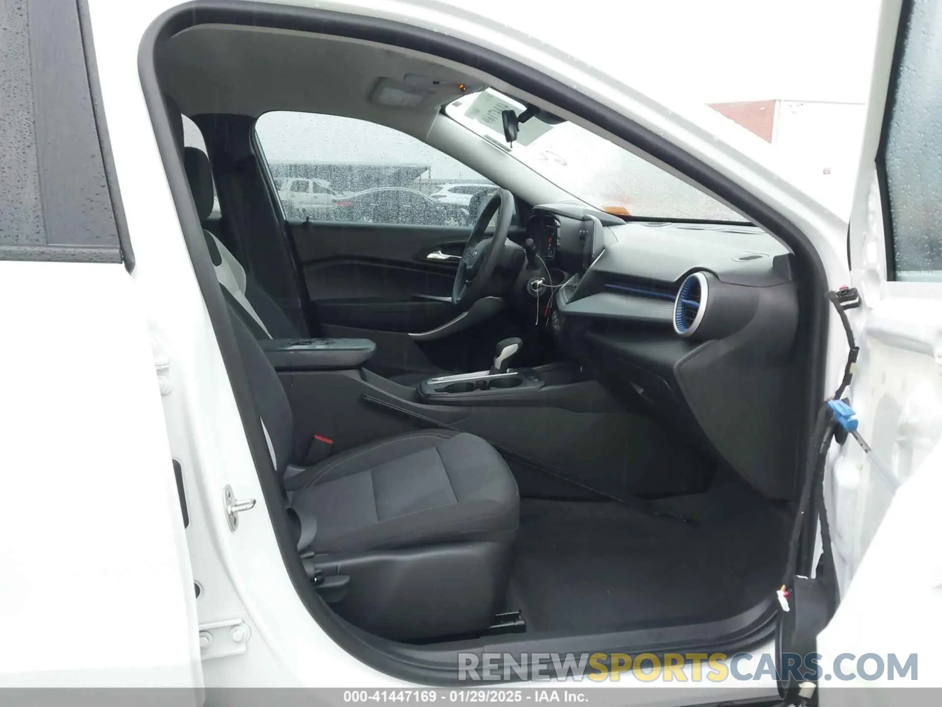 5 Photograph of a damaged car KL77LFEP3SC033782 CHEVROLET TRAX 2025