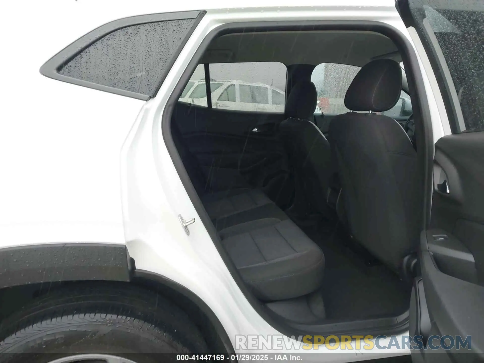 8 Photograph of a damaged car KL77LFEP3SC033782 CHEVROLET TRAX 2025