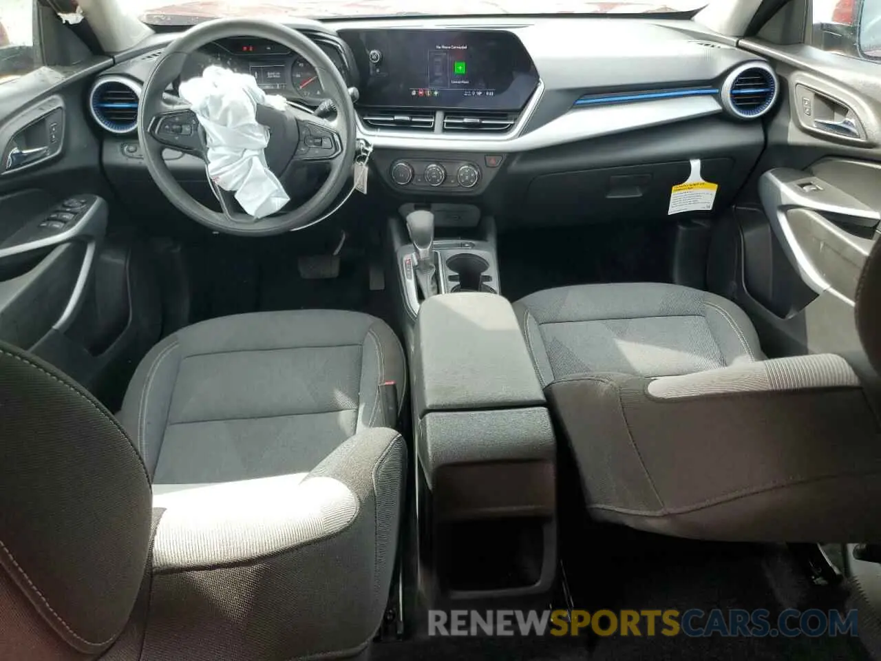 8 Photograph of a damaged car KL77LFEP3SC137978 CHEVROLET TRAX 2025