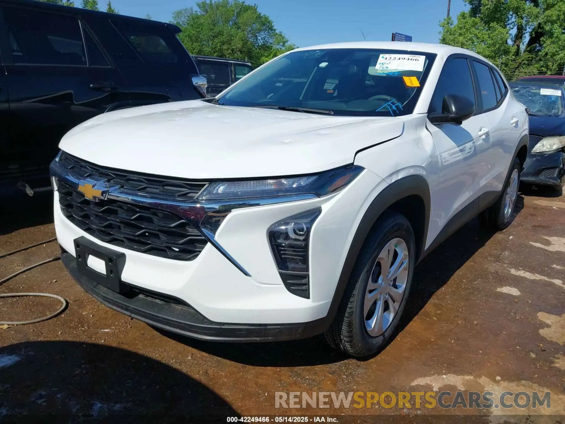 2 Photograph of a damaged car KL77LFEP5SC211272 CHEVROLET TRAX 2025