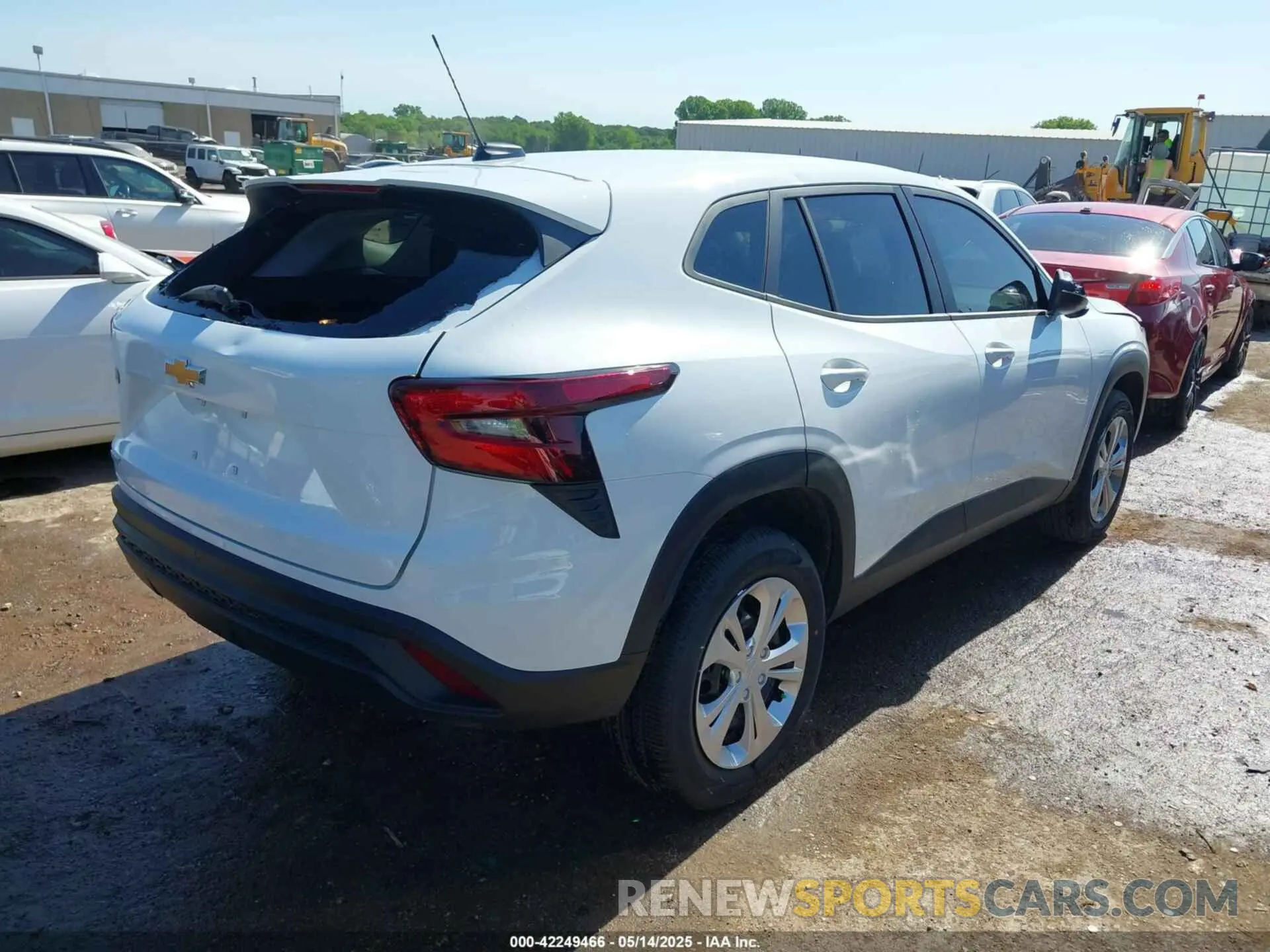 4 Photograph of a damaged car KL77LFEP5SC211272 CHEVROLET TRAX 2025
