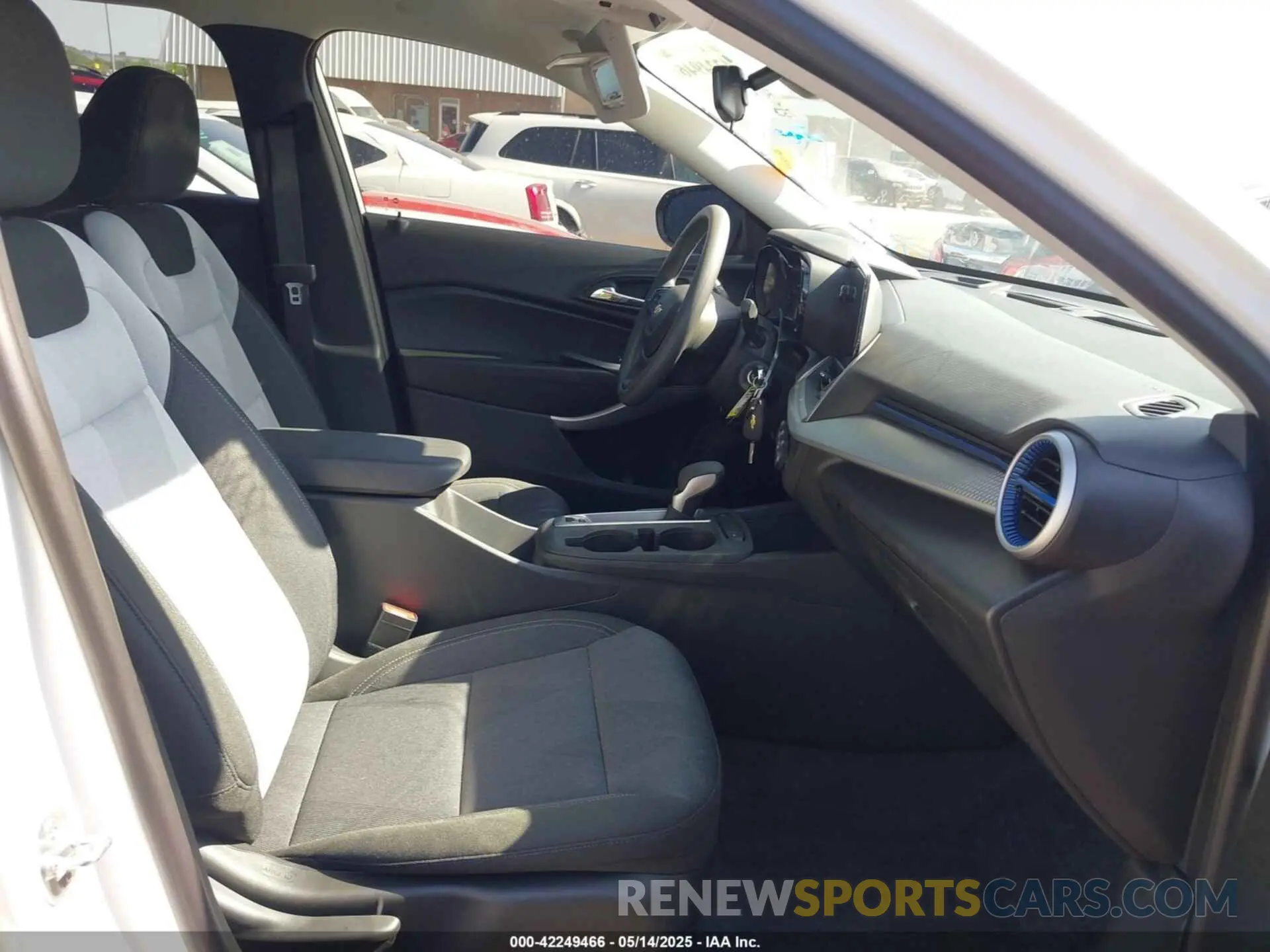 5 Photograph of a damaged car KL77LFEP5SC211272 CHEVROLET TRAX 2025