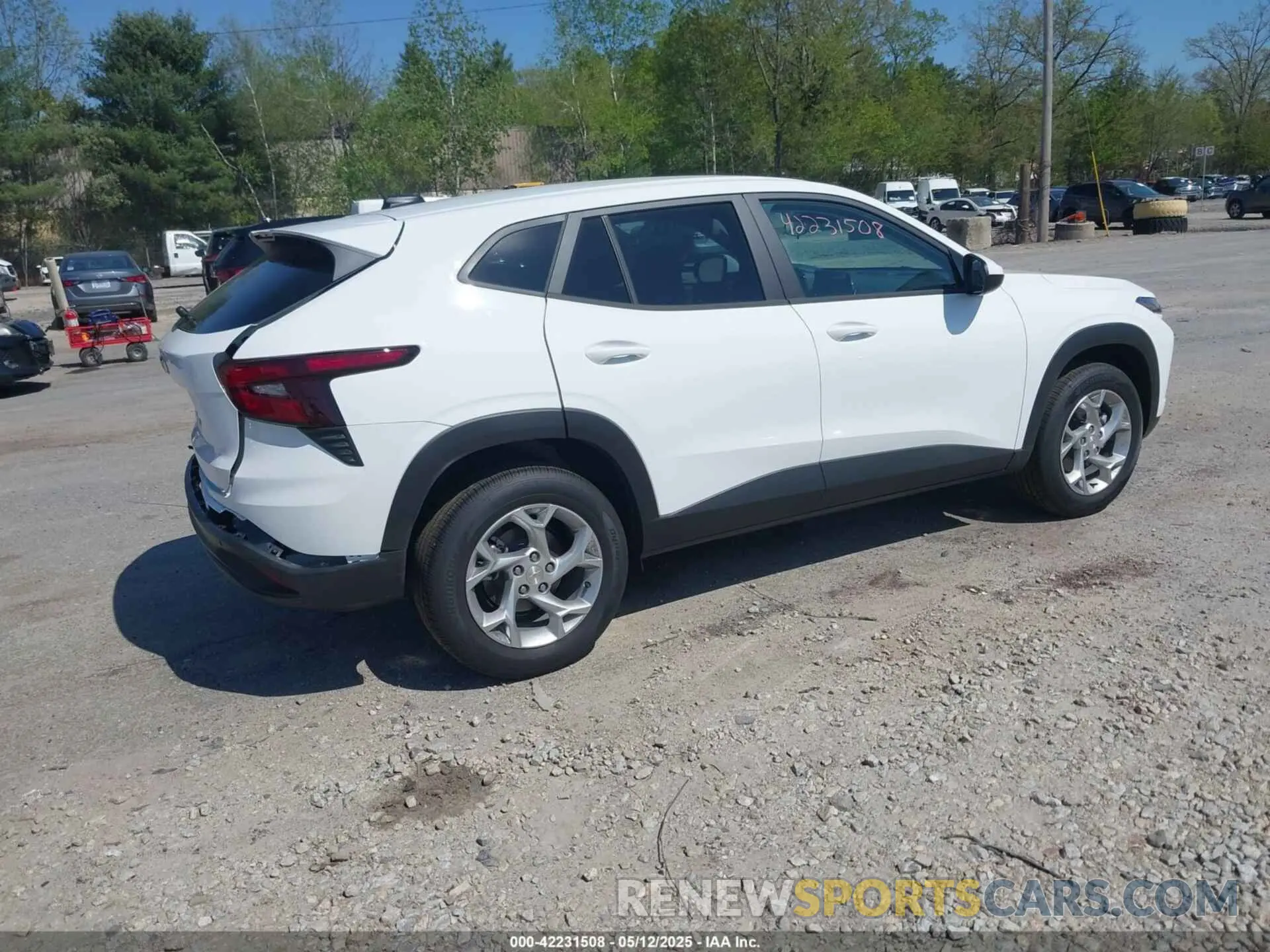 4 Photograph of a damaged car KL77LFEP5SC237595 CHEVROLET TRAX 2025