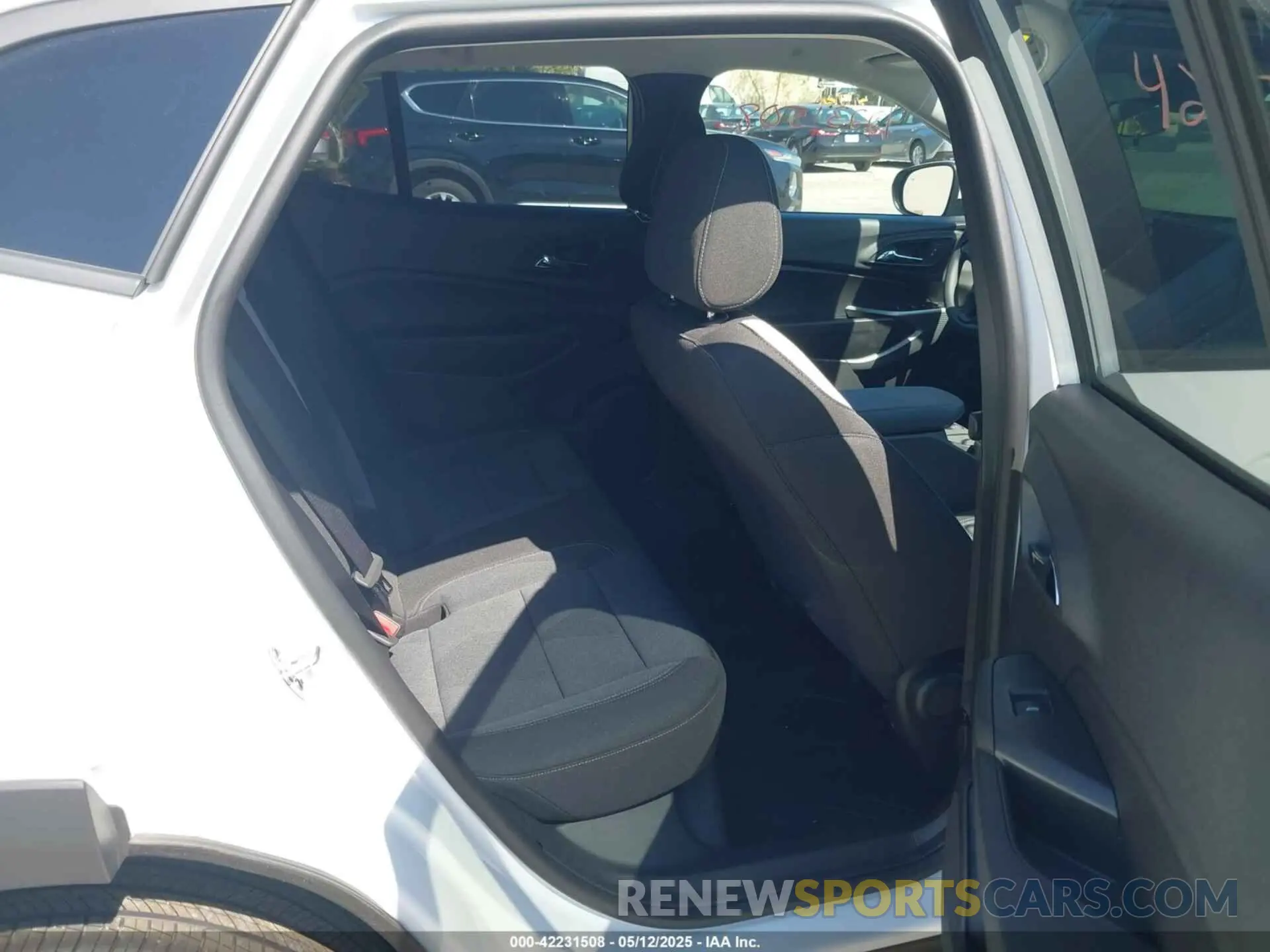 8 Photograph of a damaged car KL77LFEP5SC237595 CHEVROLET TRAX 2025