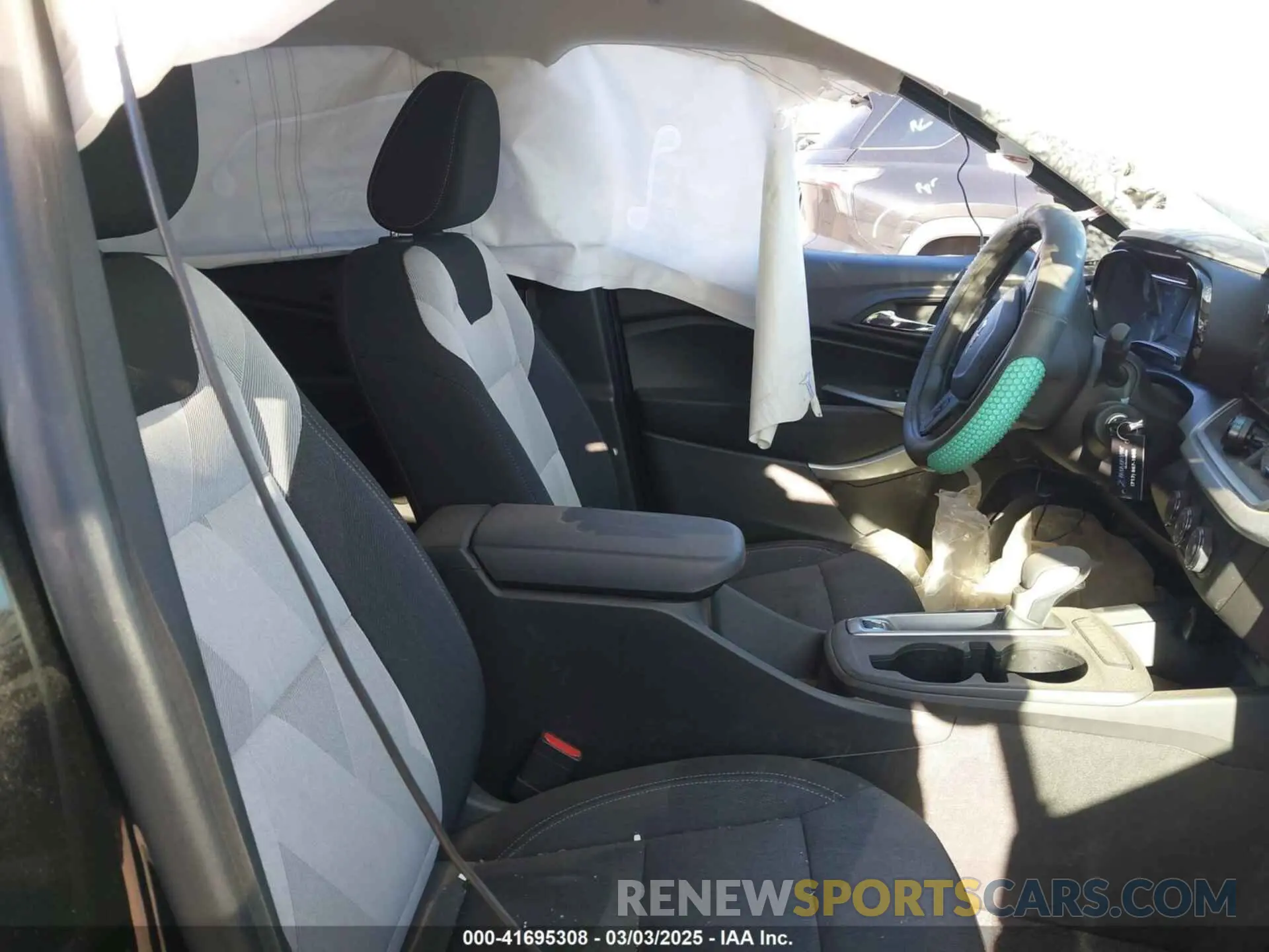 5 Photograph of a damaged car KL77LFEP6SC000310 CHEVROLET TRAX 2025