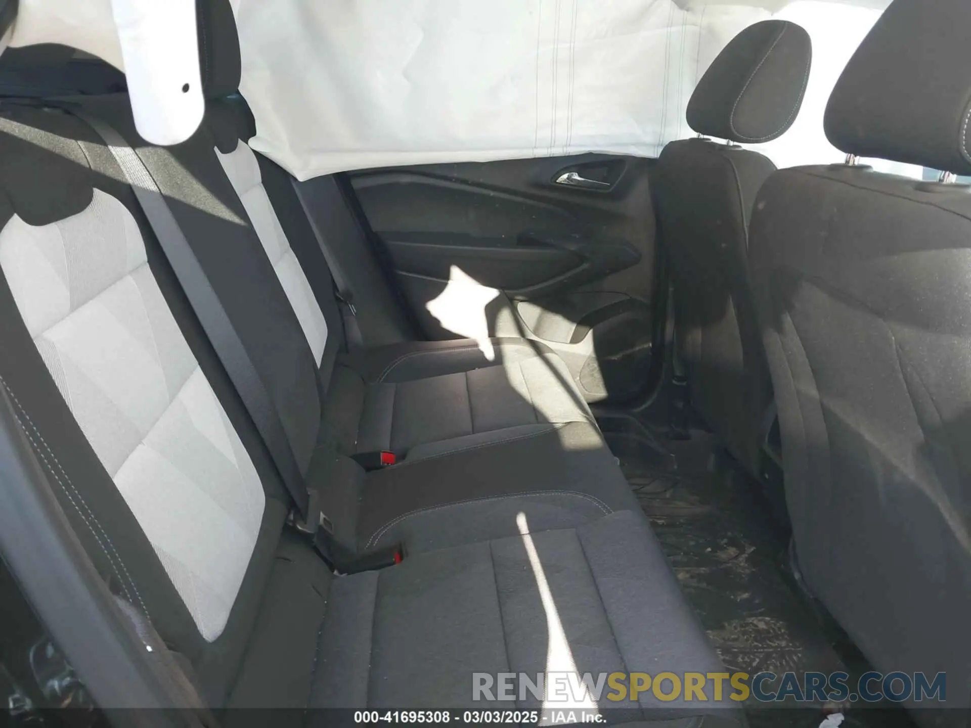 8 Photograph of a damaged car KL77LFEP6SC000310 CHEVROLET TRAX 2025